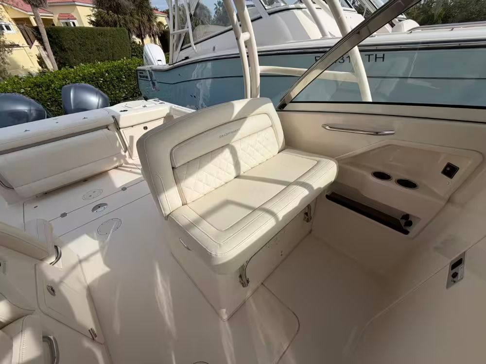 2019 Grady-White Freedom 325 - 8