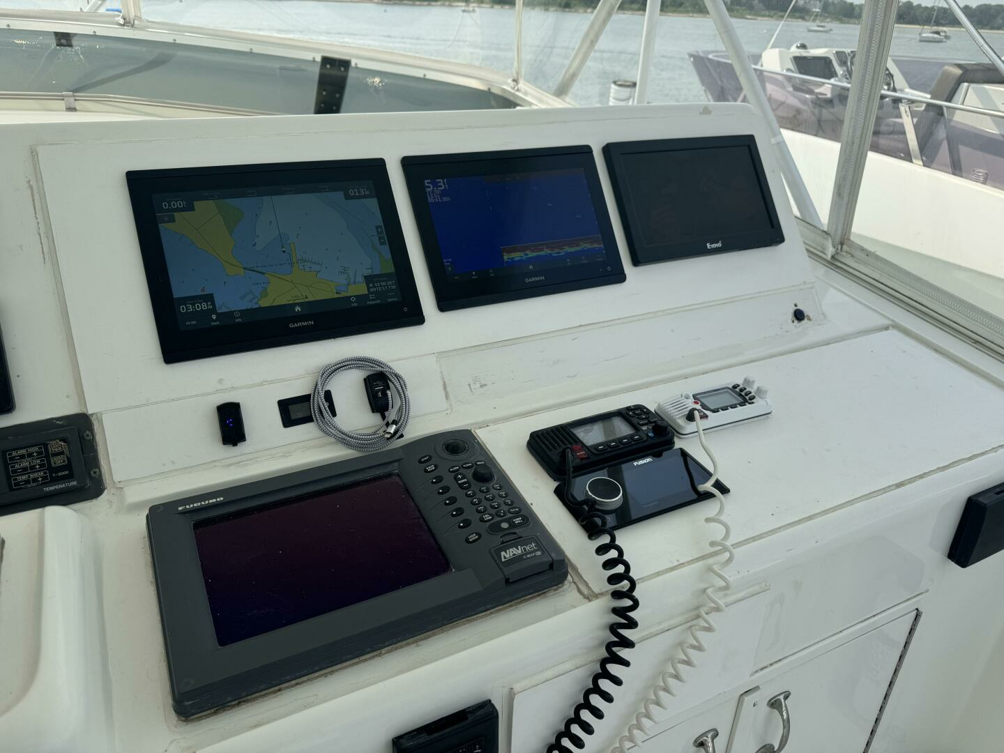 1994 Hatteras 54 Yacht - Image 17
