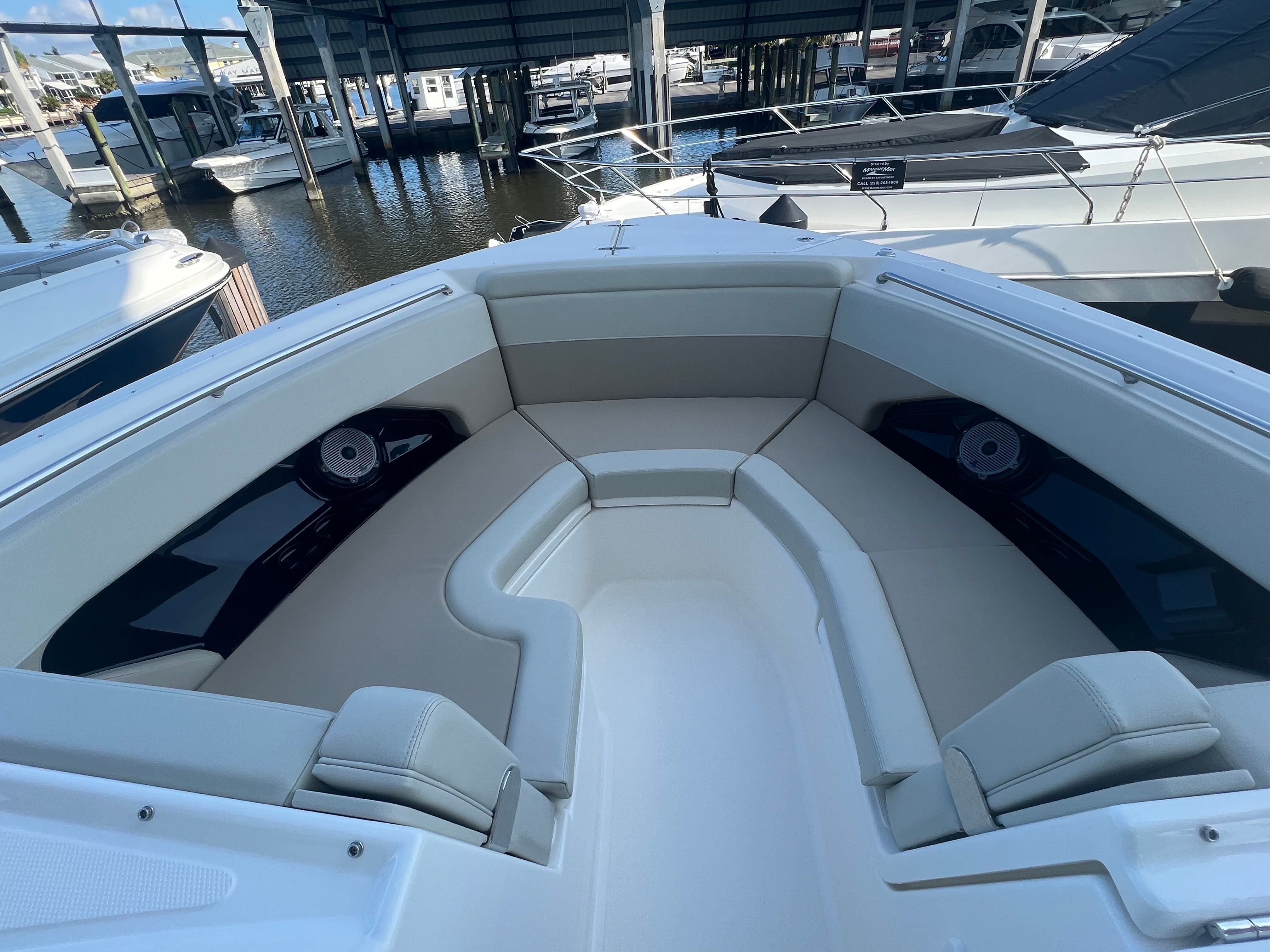2023 Boston Whaler 280 Vantage - 9