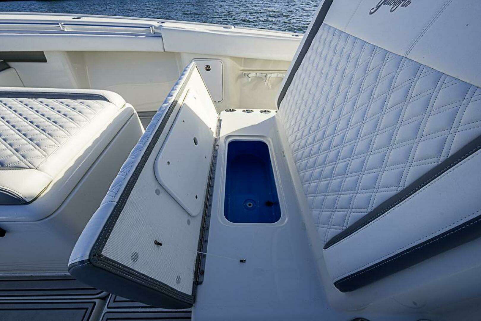 2011 Yellowfin 39 Offshore - Image 9