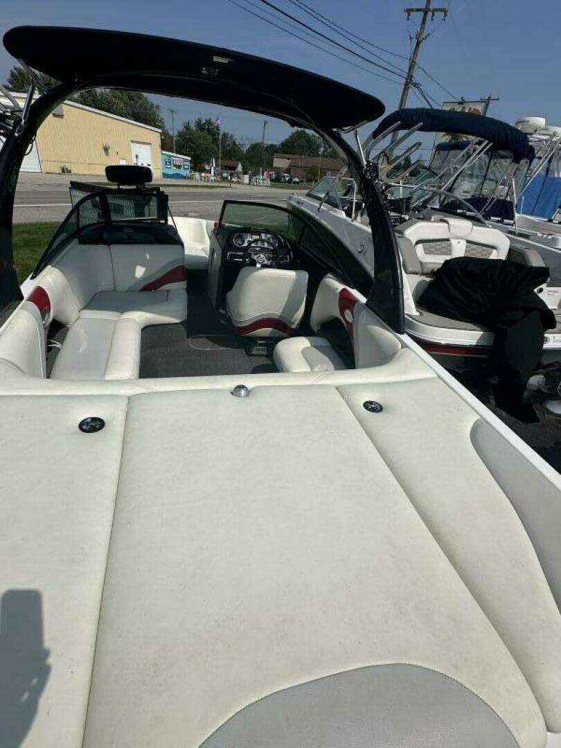 2007 Malibu 21 V RIde - Image 5