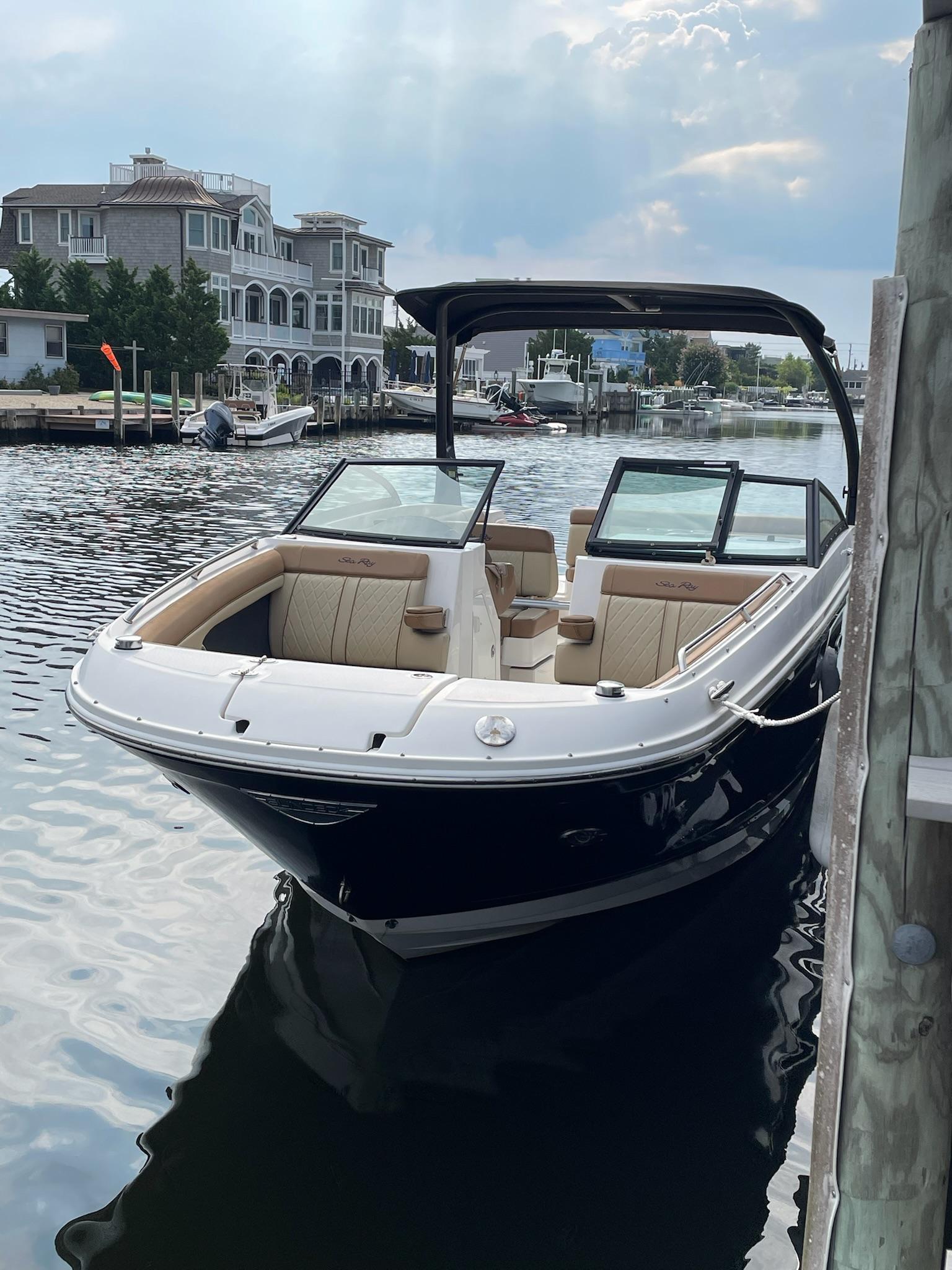 2015 Sea Ray 270 Sundeck