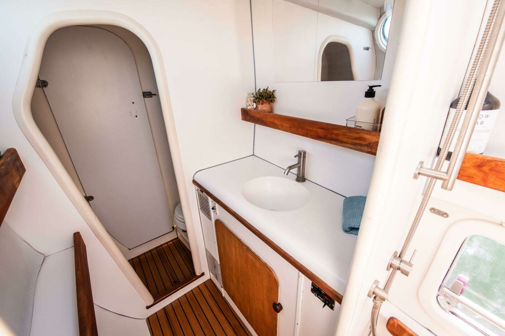 2001 Outremer 45 - Image 25