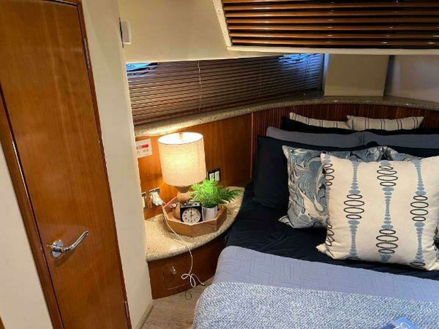 2001 Carver 450 Voyager Pilothouse - Image 58
