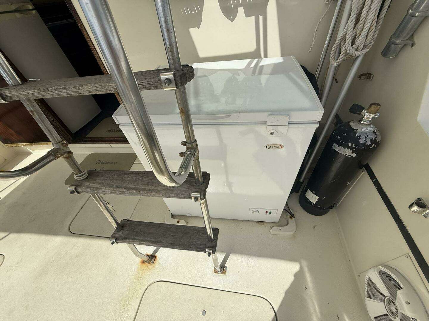 1979 Hatteras 37 Convertible - Image 9