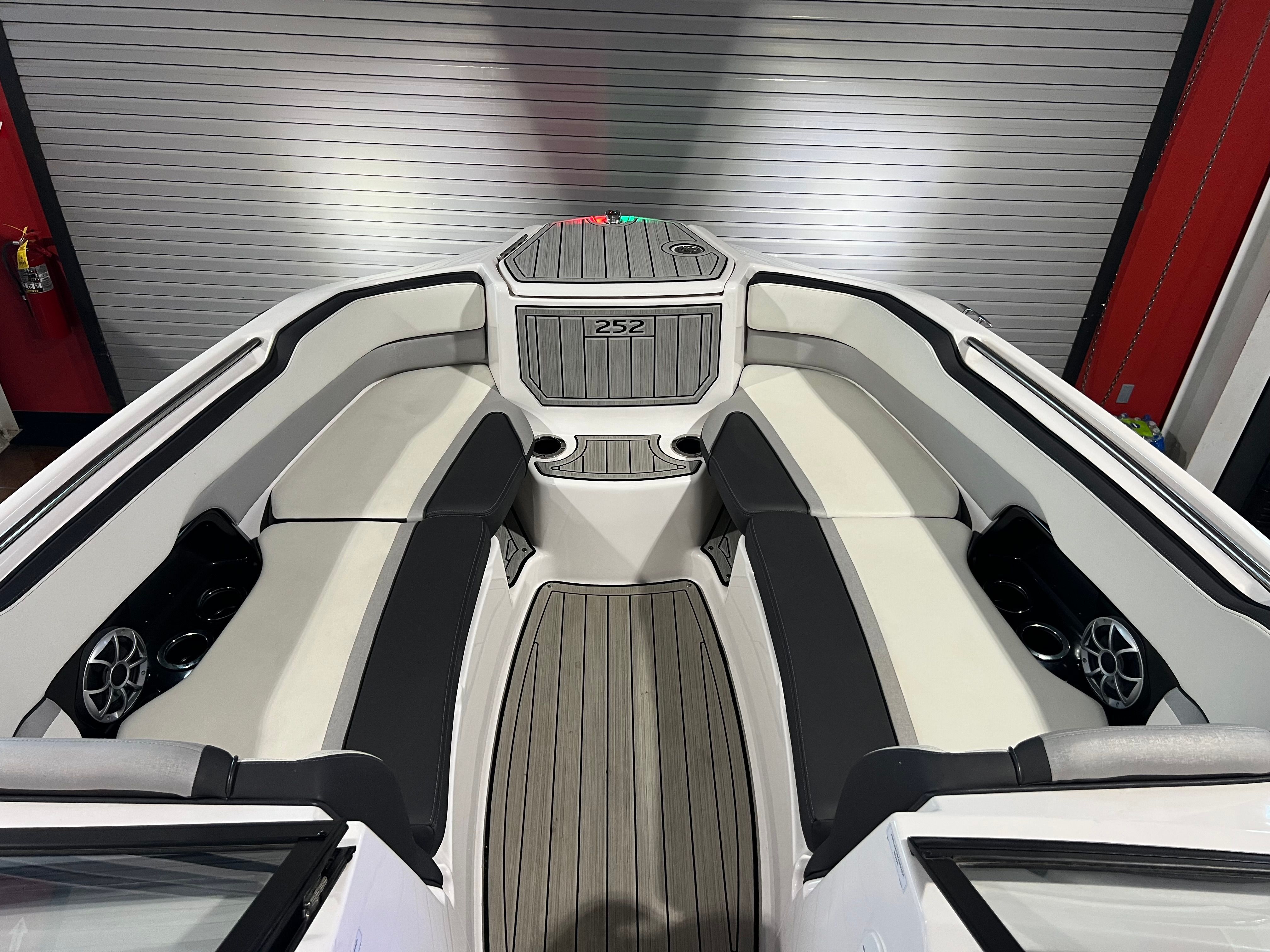 2023 YAMAHA 252 SD - Image 26