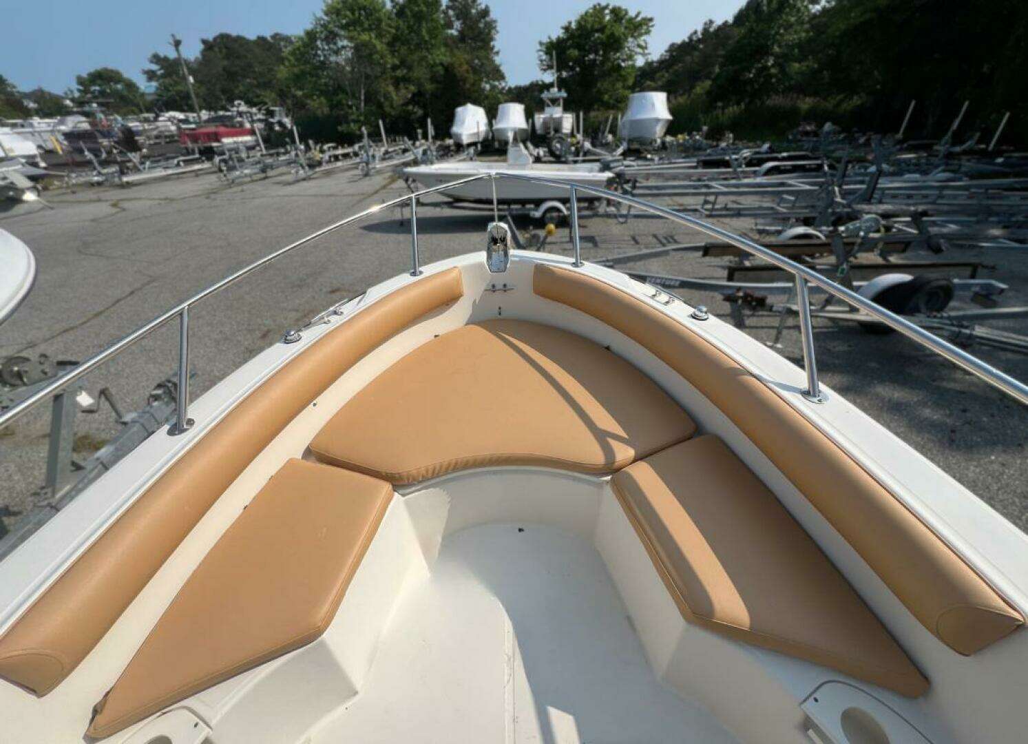 2004 Boston Whaler 210 Outrage - Image 5