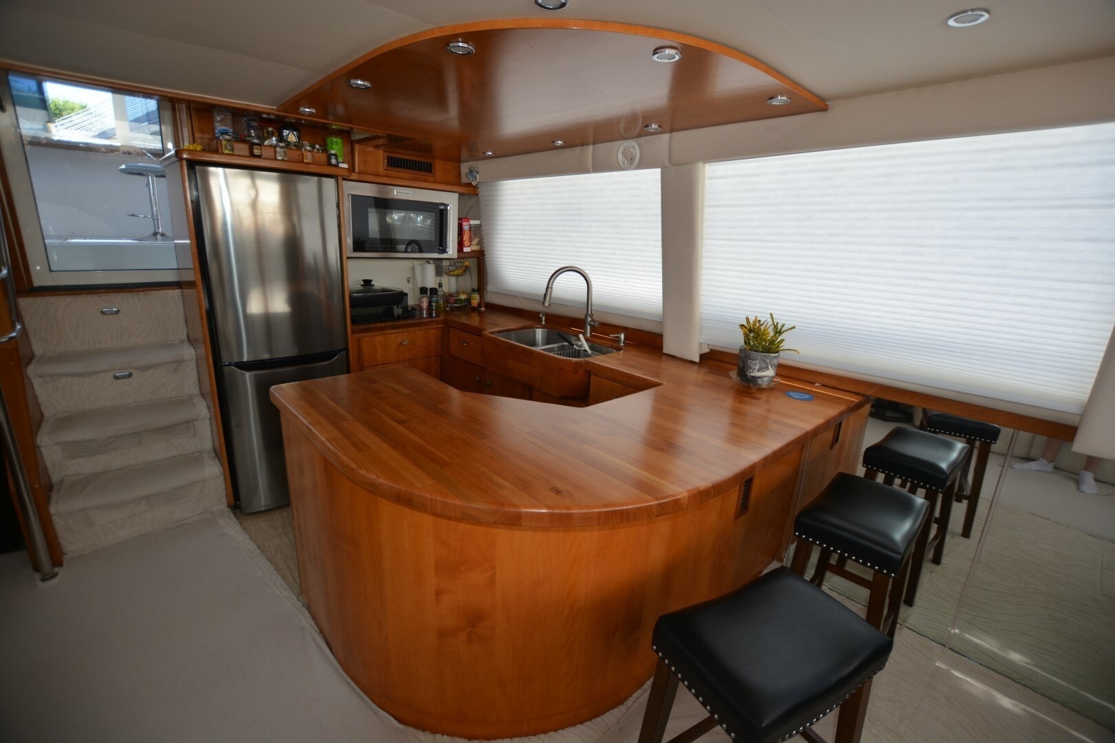 2000 Carver 504 Cockpit Motoryacht - Image 12
