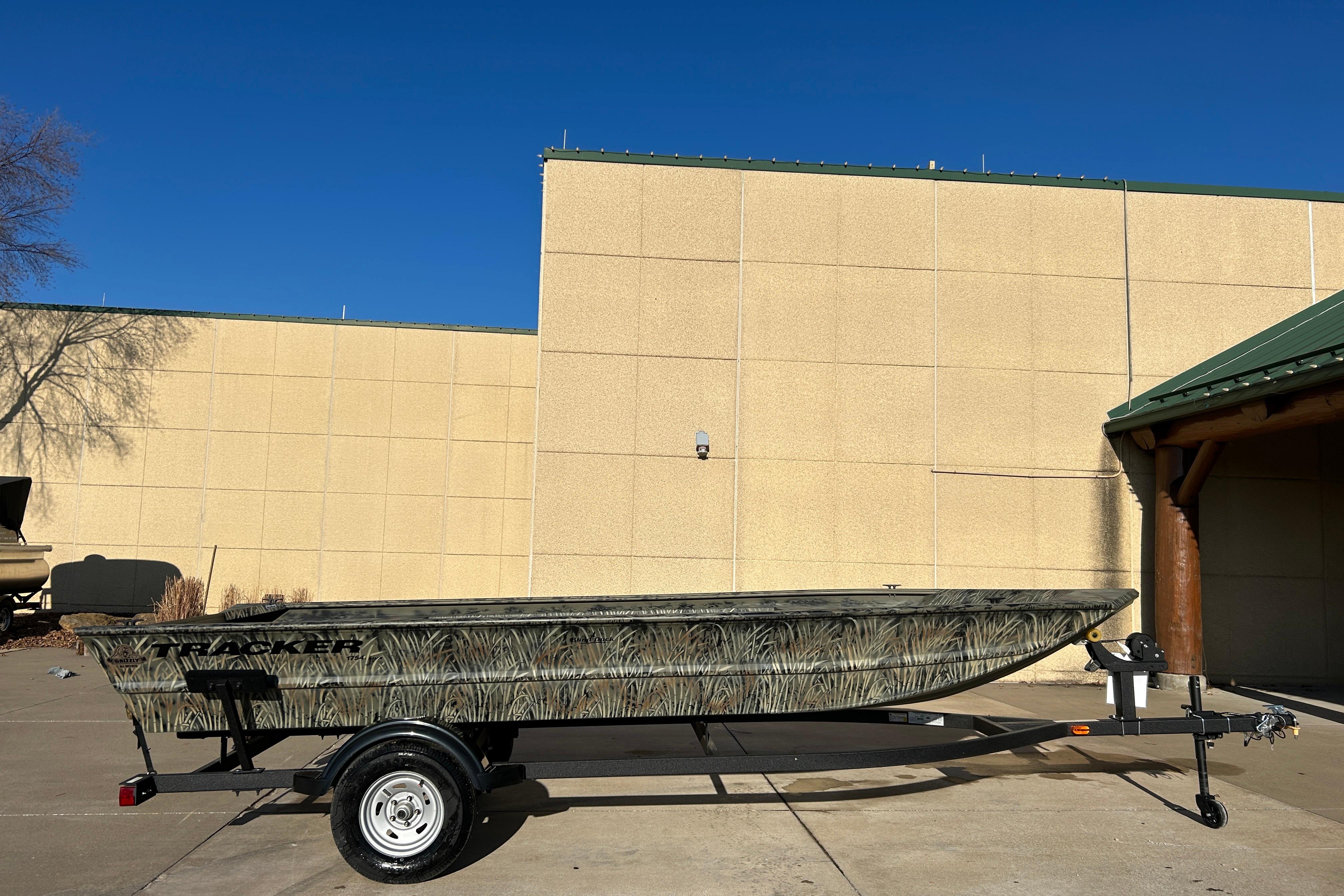 2026 Tracker Grizzly 1754 Utility