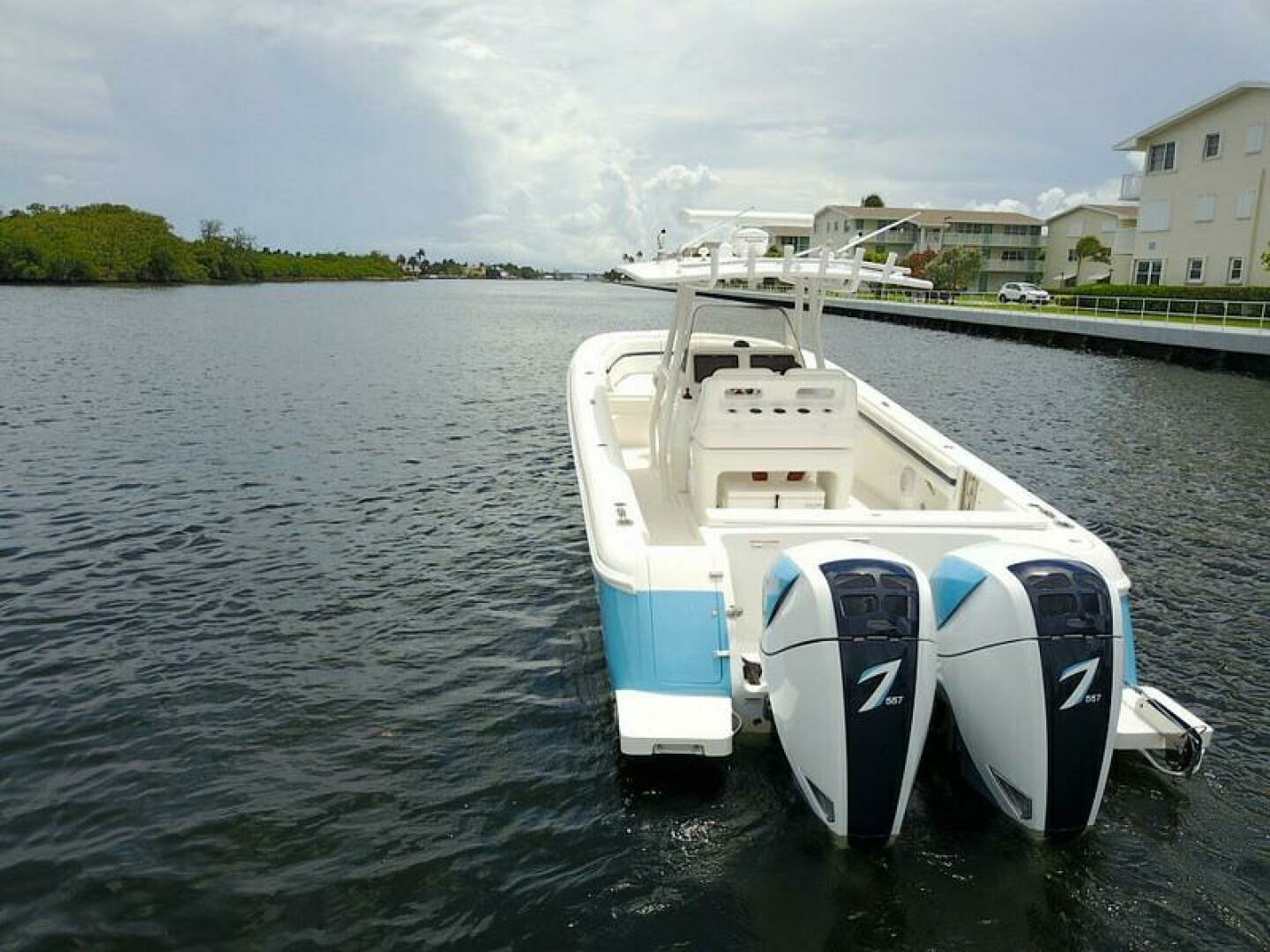 2015 Intrepid 375 Center Console - Image 12