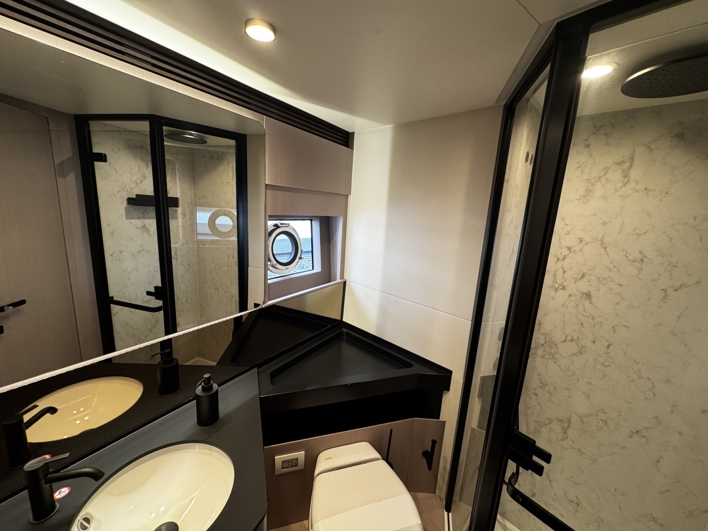 2026 Azimut S7 - Image 44