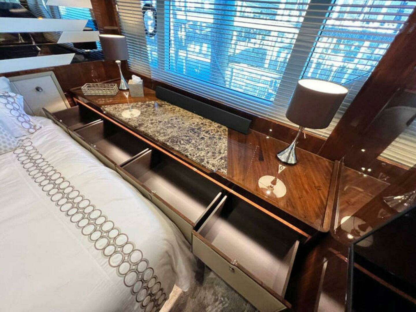 2020 Fairline Squadron - Image 47