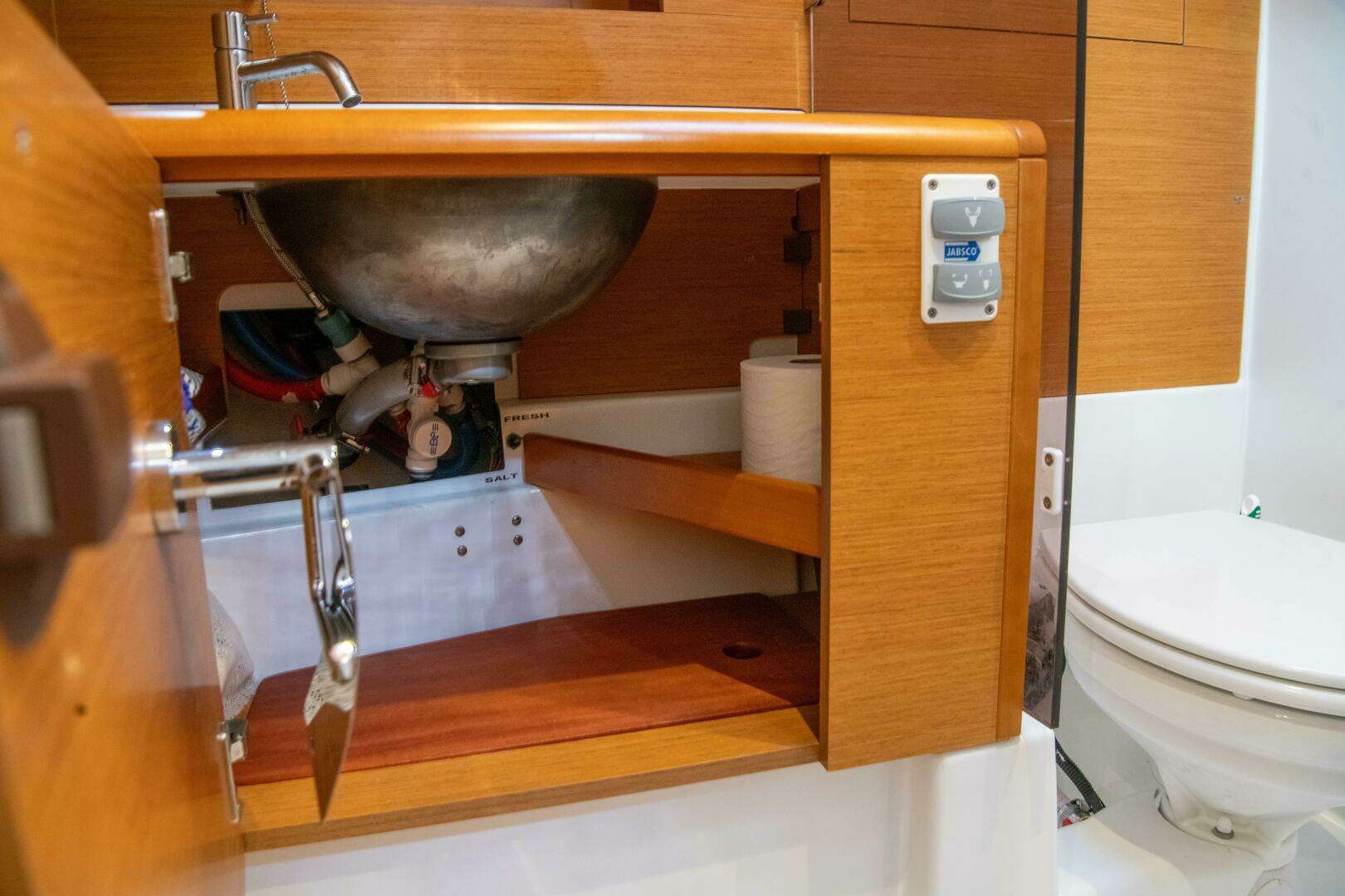 2016 Jeanneau 439 - Image 28