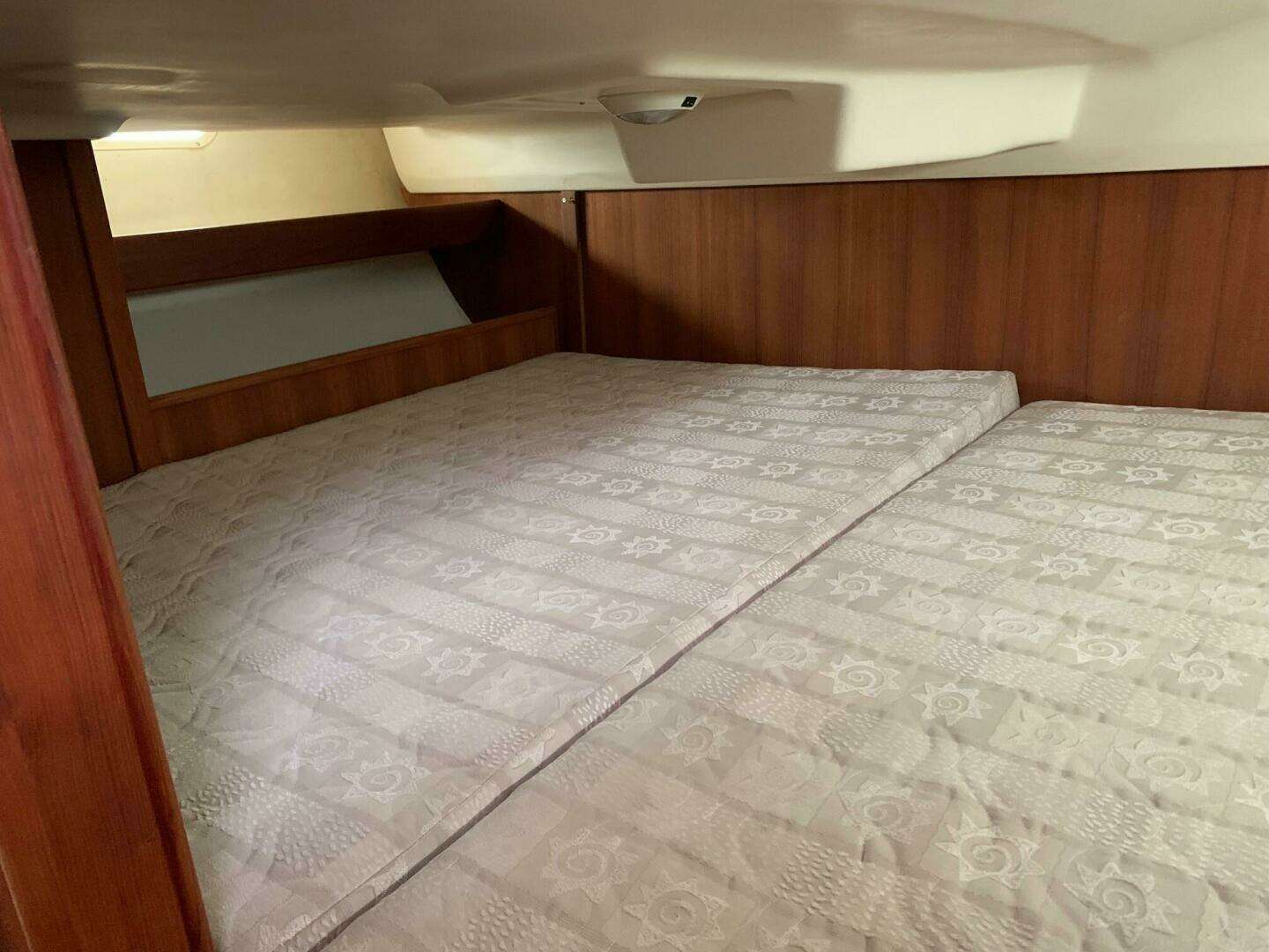 2001 Hunter 340 - Image 26
