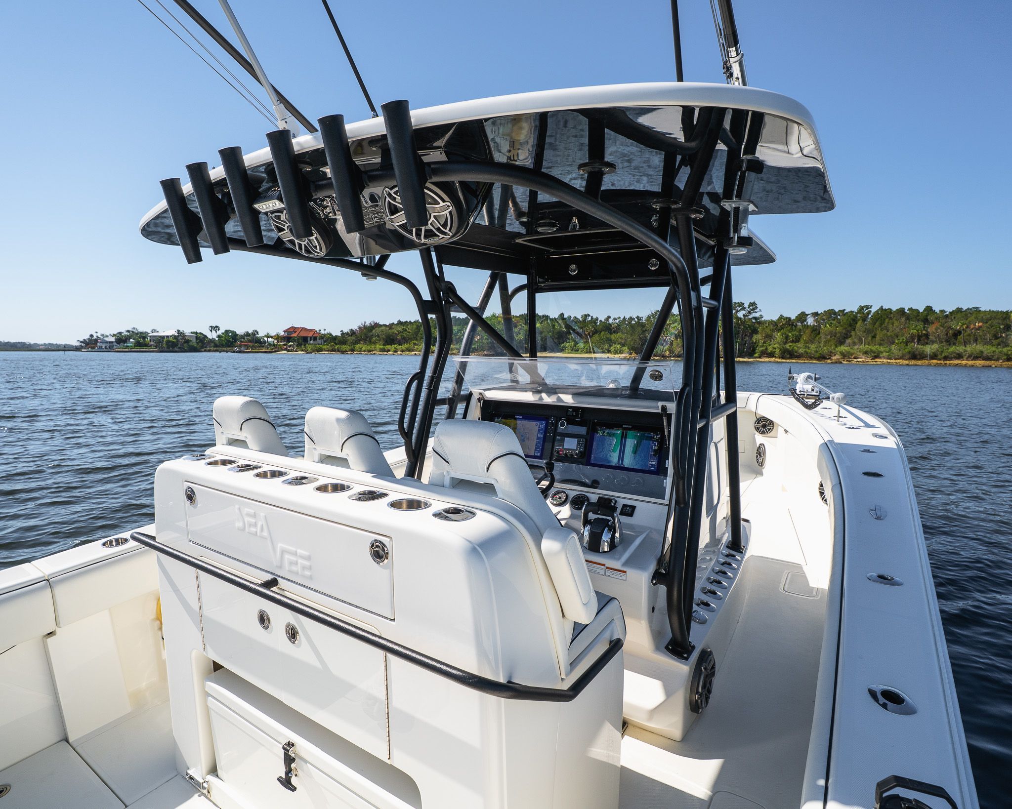 The image shows a 2022 SeaVee 370Z boat on the water.