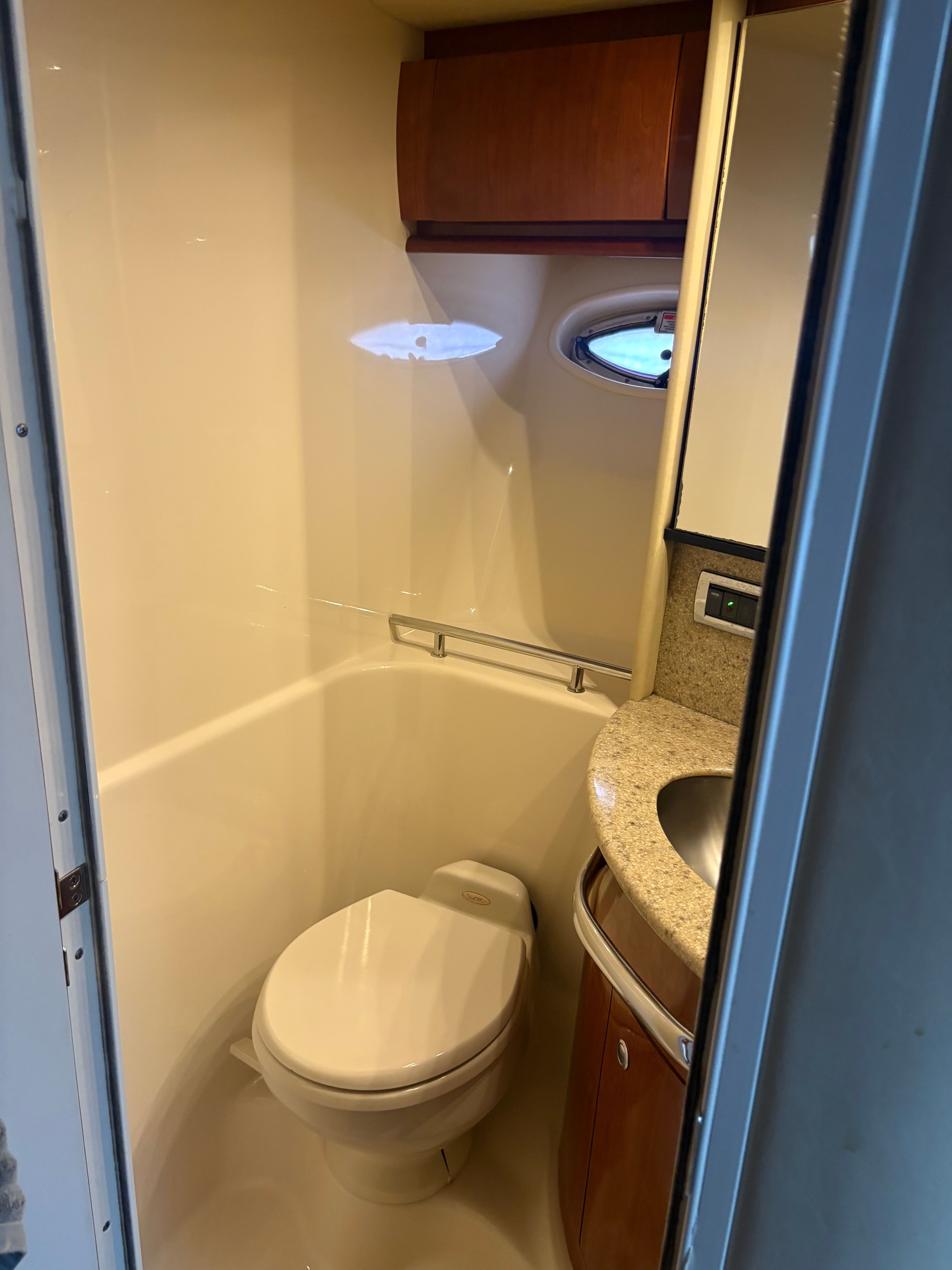 2003 Sea Ray 420 Sundancer - 19