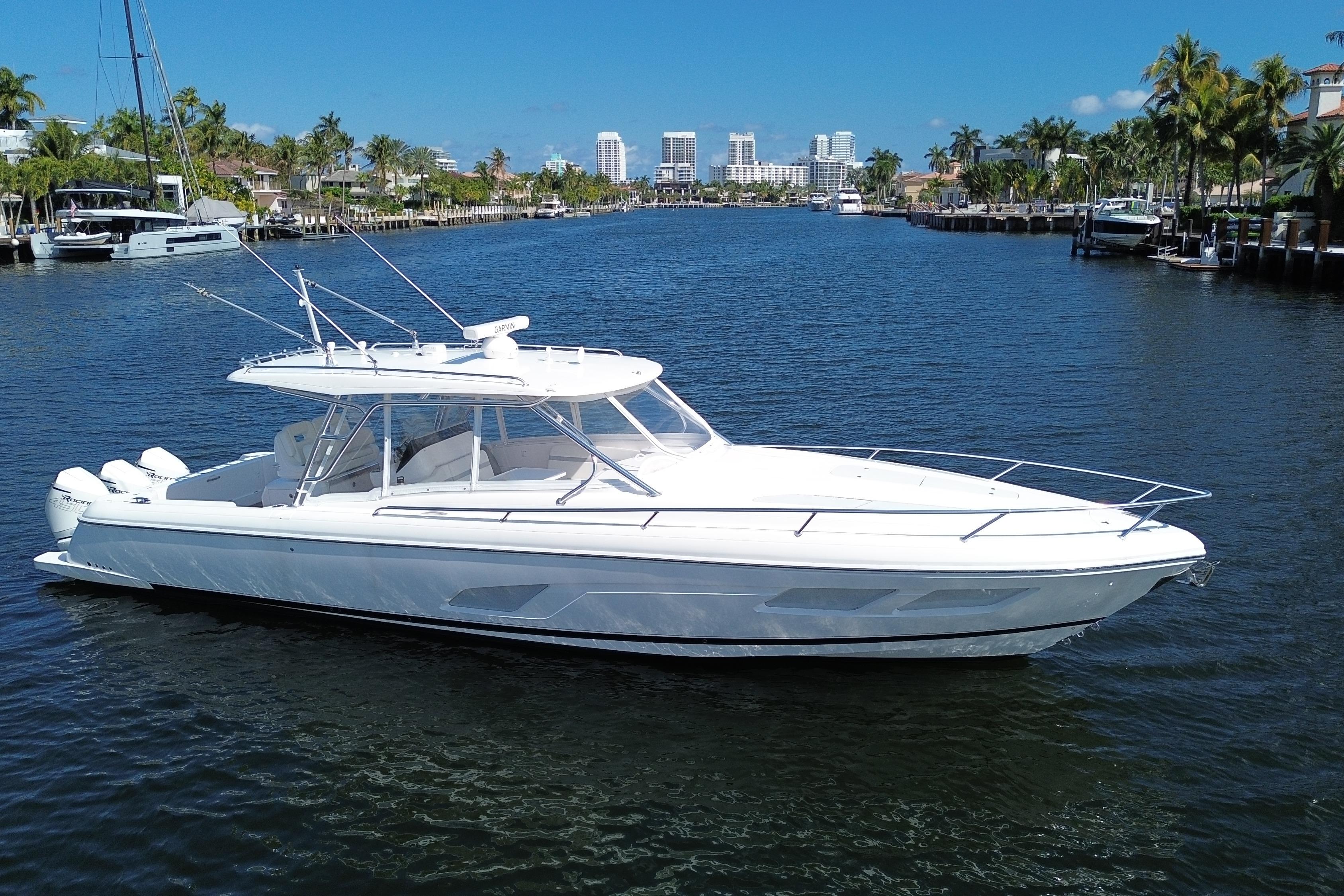 2021 Intrepid 409 Valor