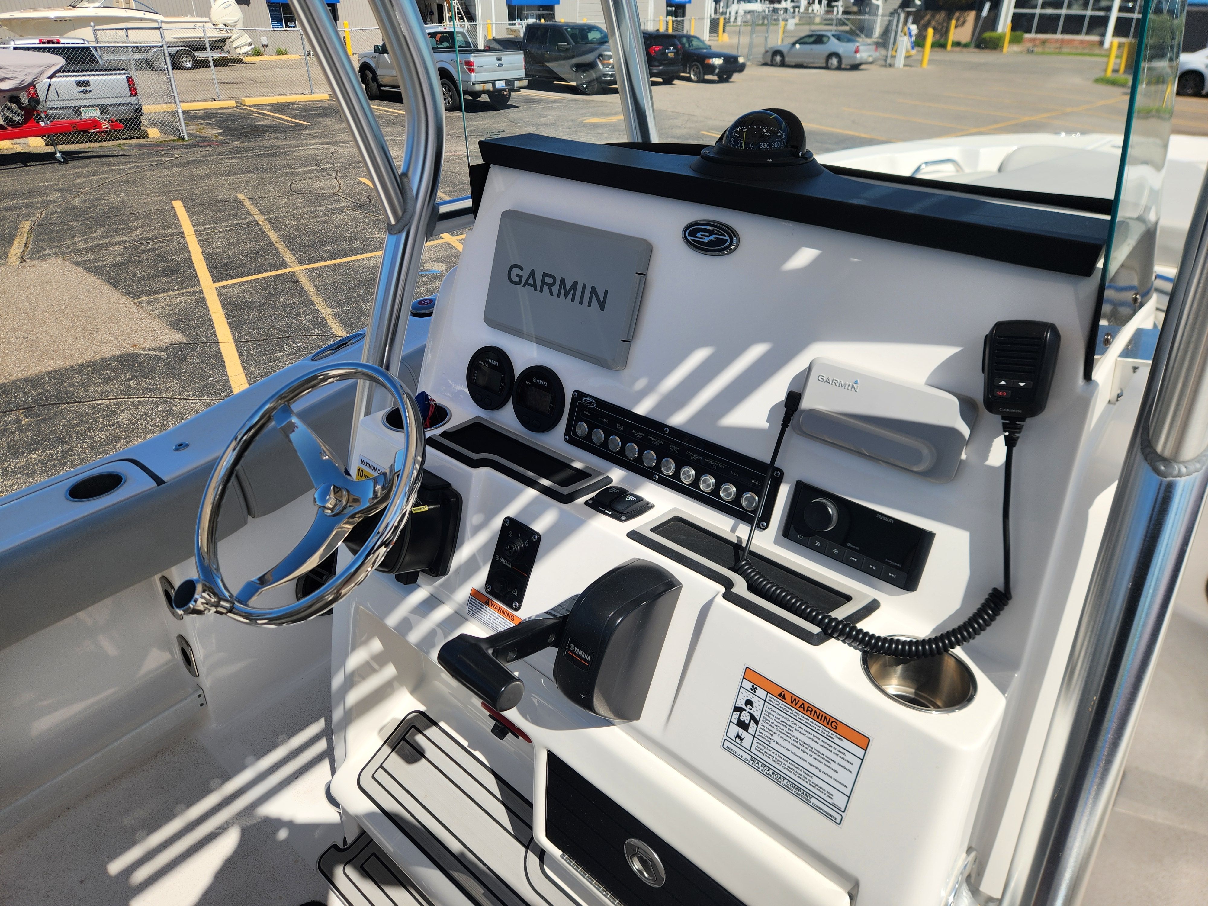 Sea Fox 248 Commander 2023 helm with Garmin navigation system.