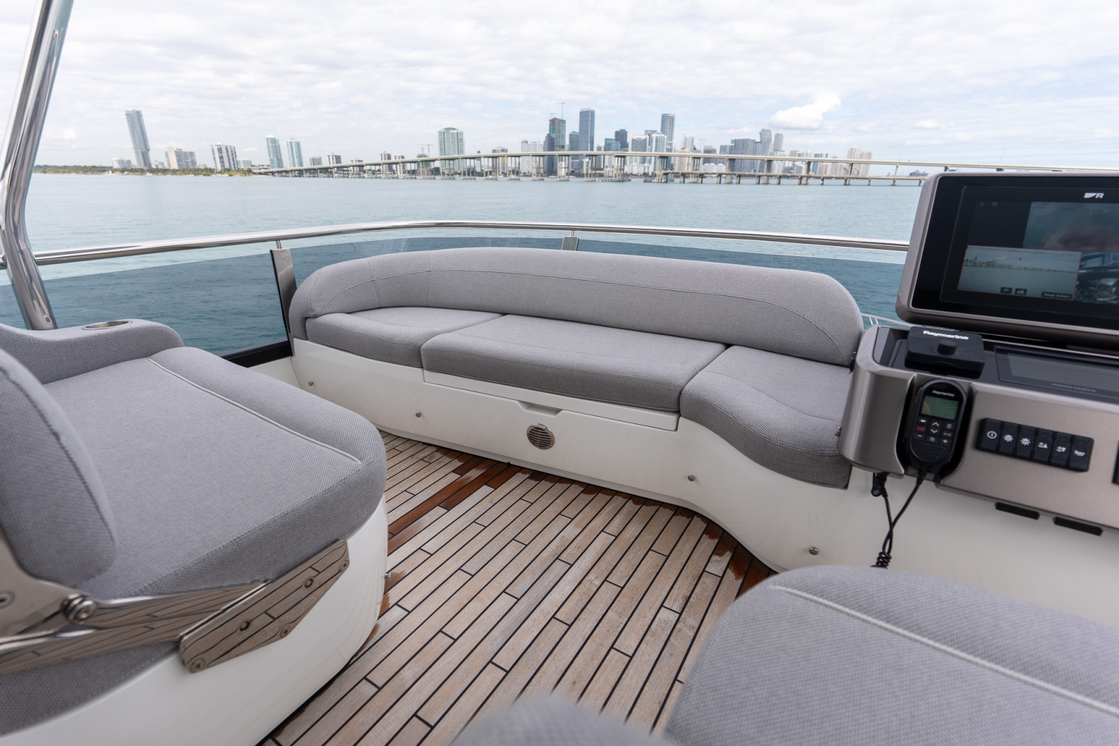 2025 Galeon 560 FLY - Image 63