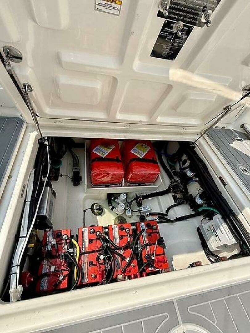 2014 Boston Whaler 350 Outrage - Image 51