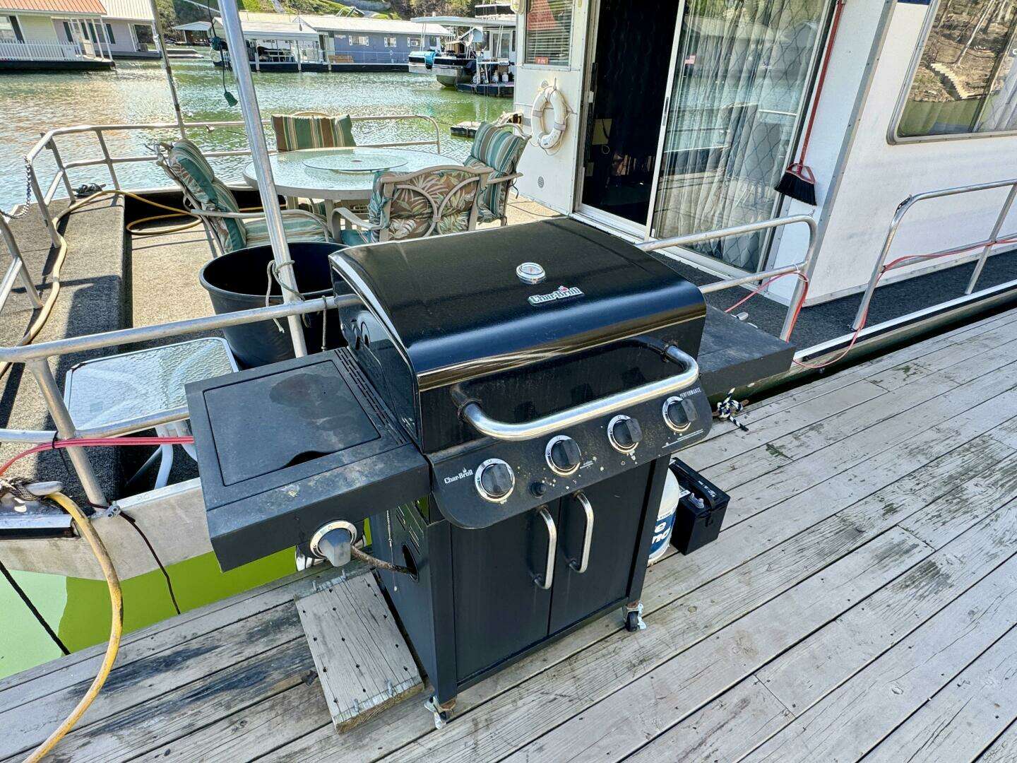 1977 Sumerset 14 x 58 Aluminum Hull Houseboat with Catwalks - Image 16