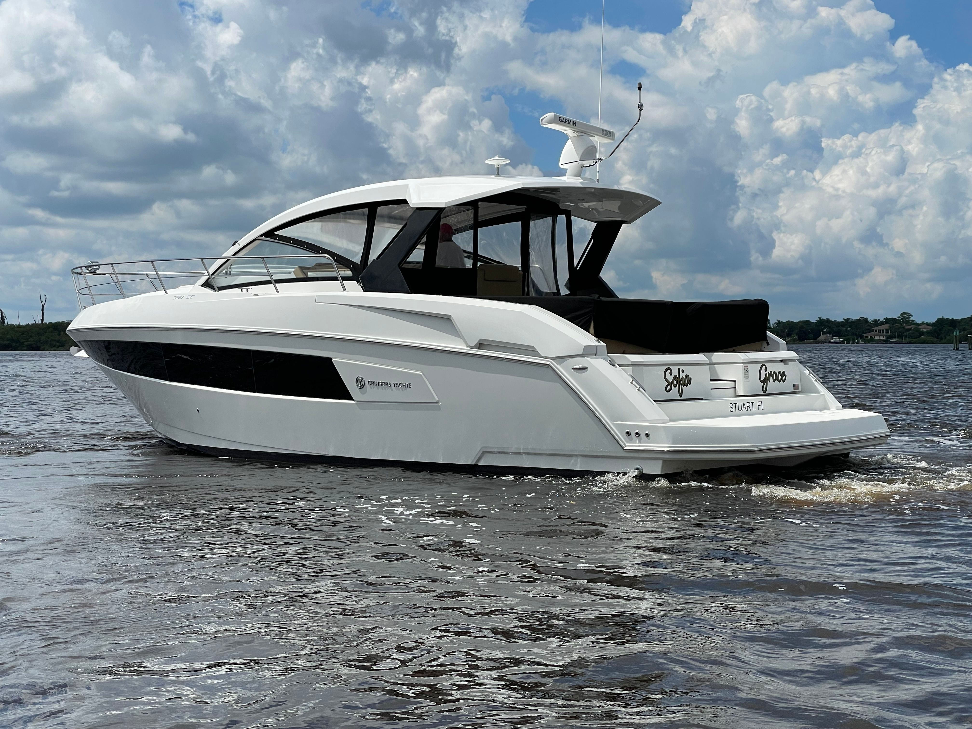 2016 Cruisers Yachts 390 Express Coupe - 48