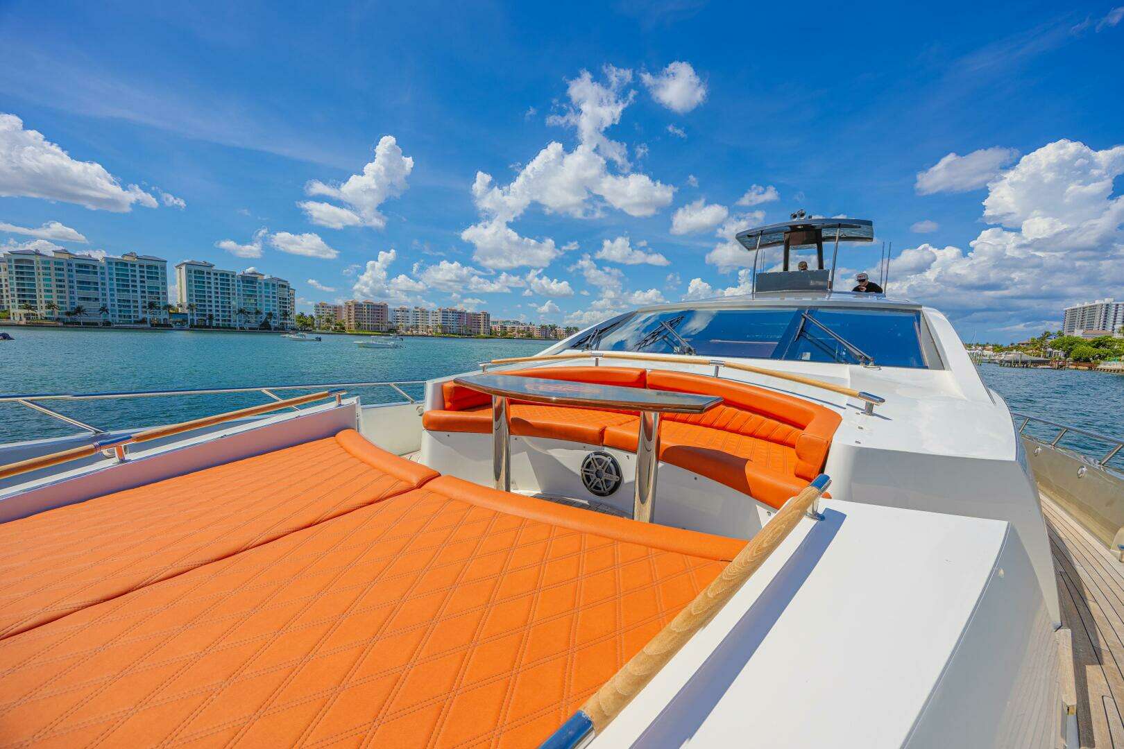 2010 Lazzara Yachts LSX 92 - Image 14