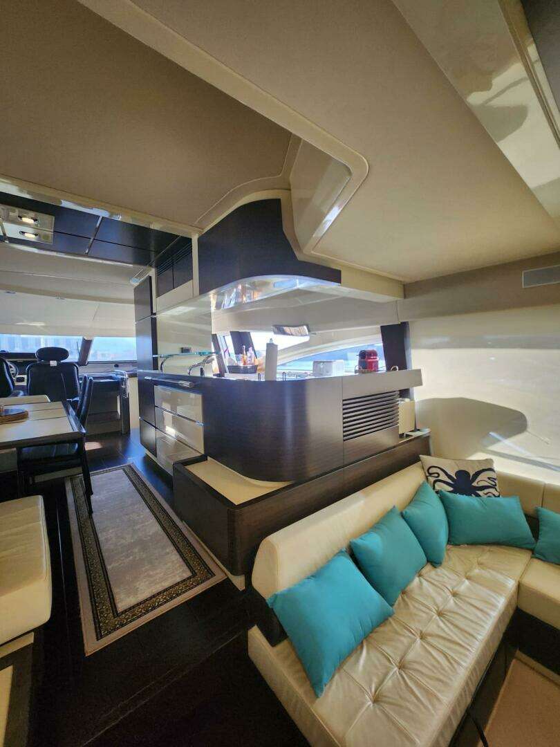 2014 Azimut Flybridge - Image 26