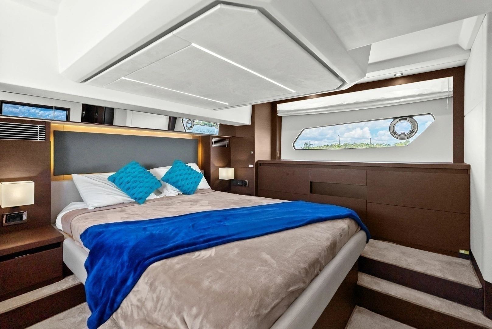 2020 Prestige 460 Flybridge - Image 50