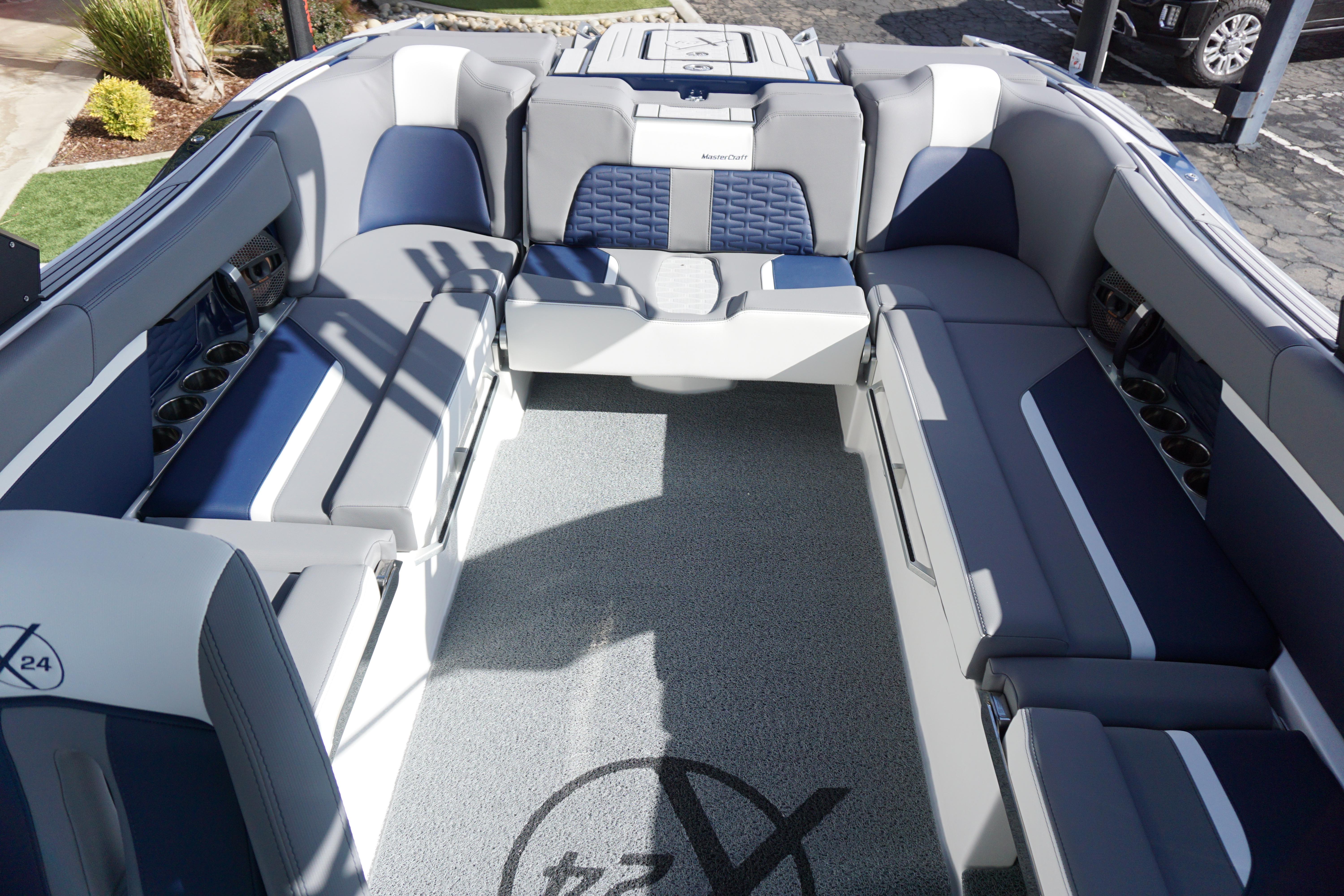 2025 MasterCraft X24 Supercharged 6.2L - 9K Rebate Eligible - 31