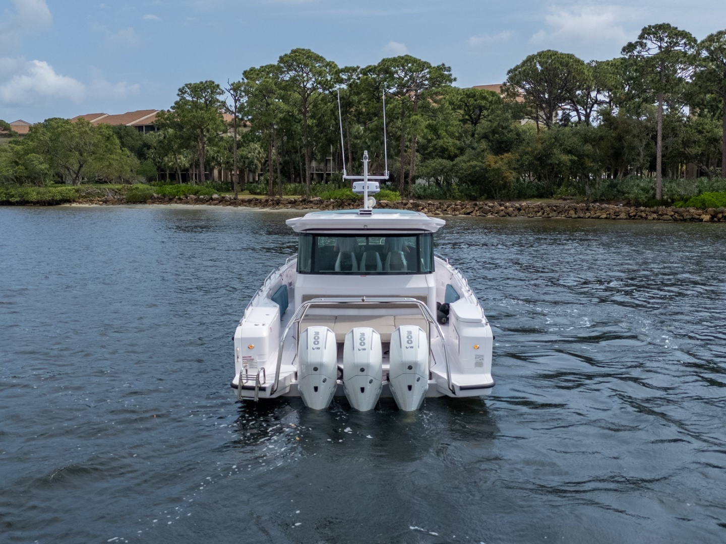 2024 Axopar 45 XC Cross Cabin - Image 6