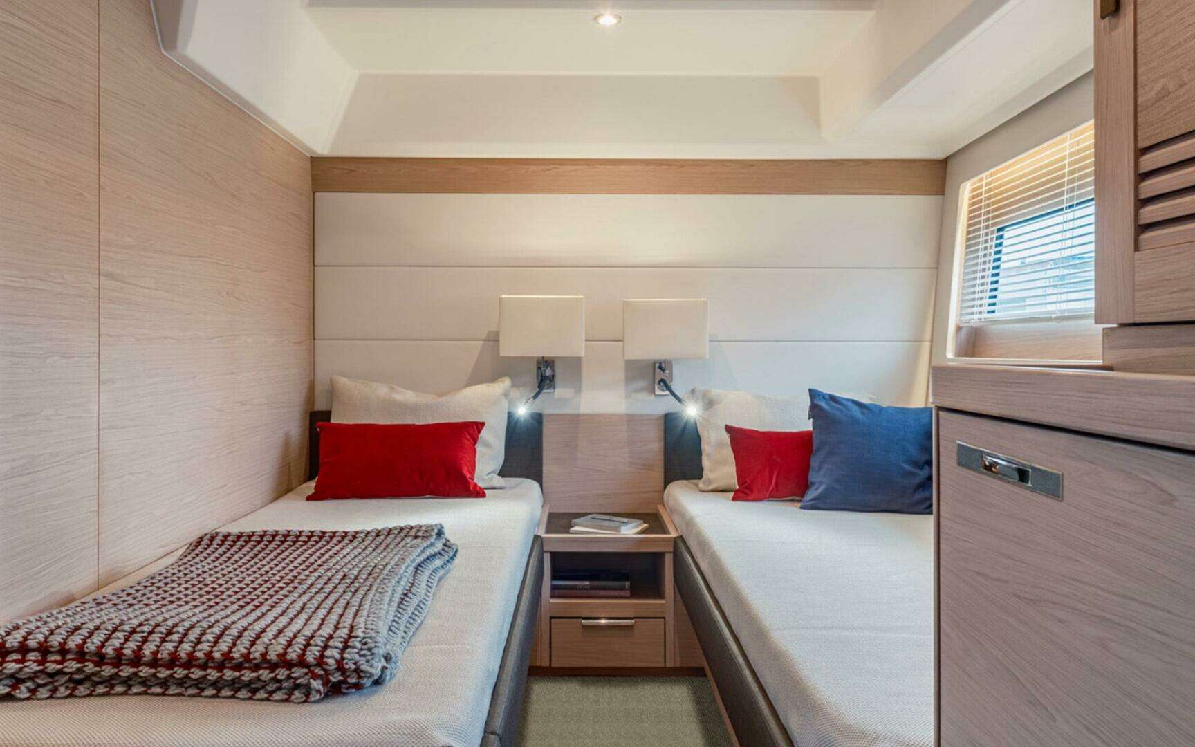 2026 Beneteau Grand Trawler - Image 13