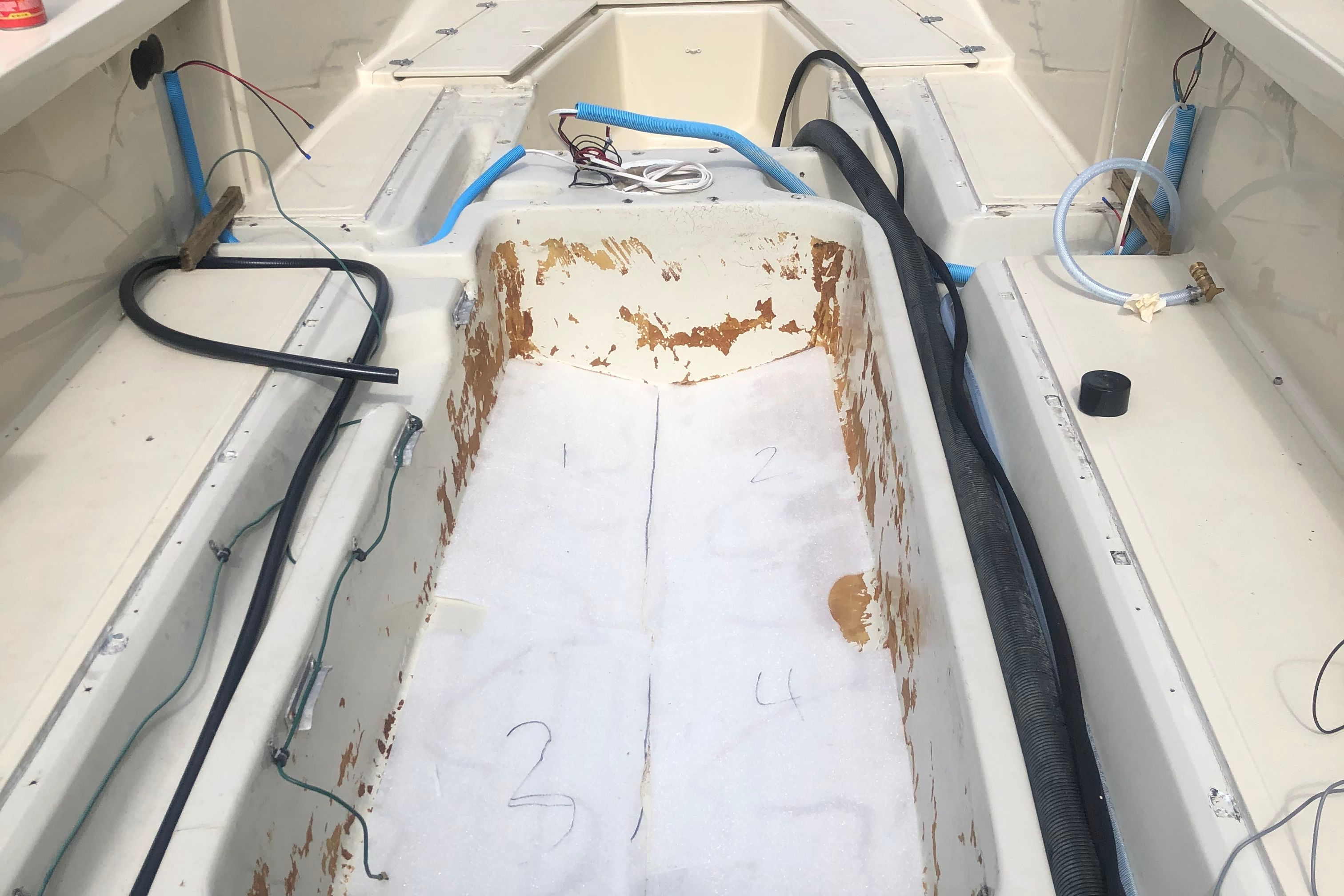 1985 Boston Whaler Outrage - 7