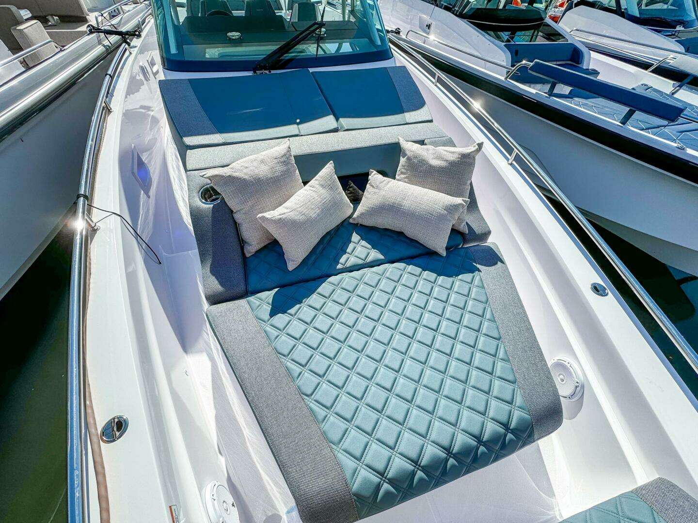 2024 Axopar 37 Sun Top - Image 31