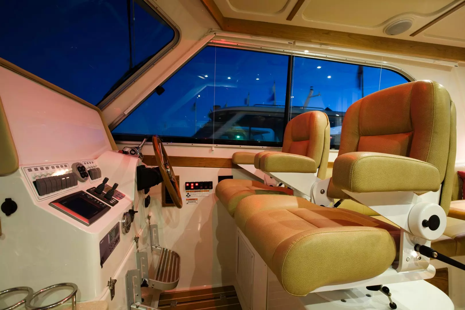 2027 Back Cove 372 Express - Image 11