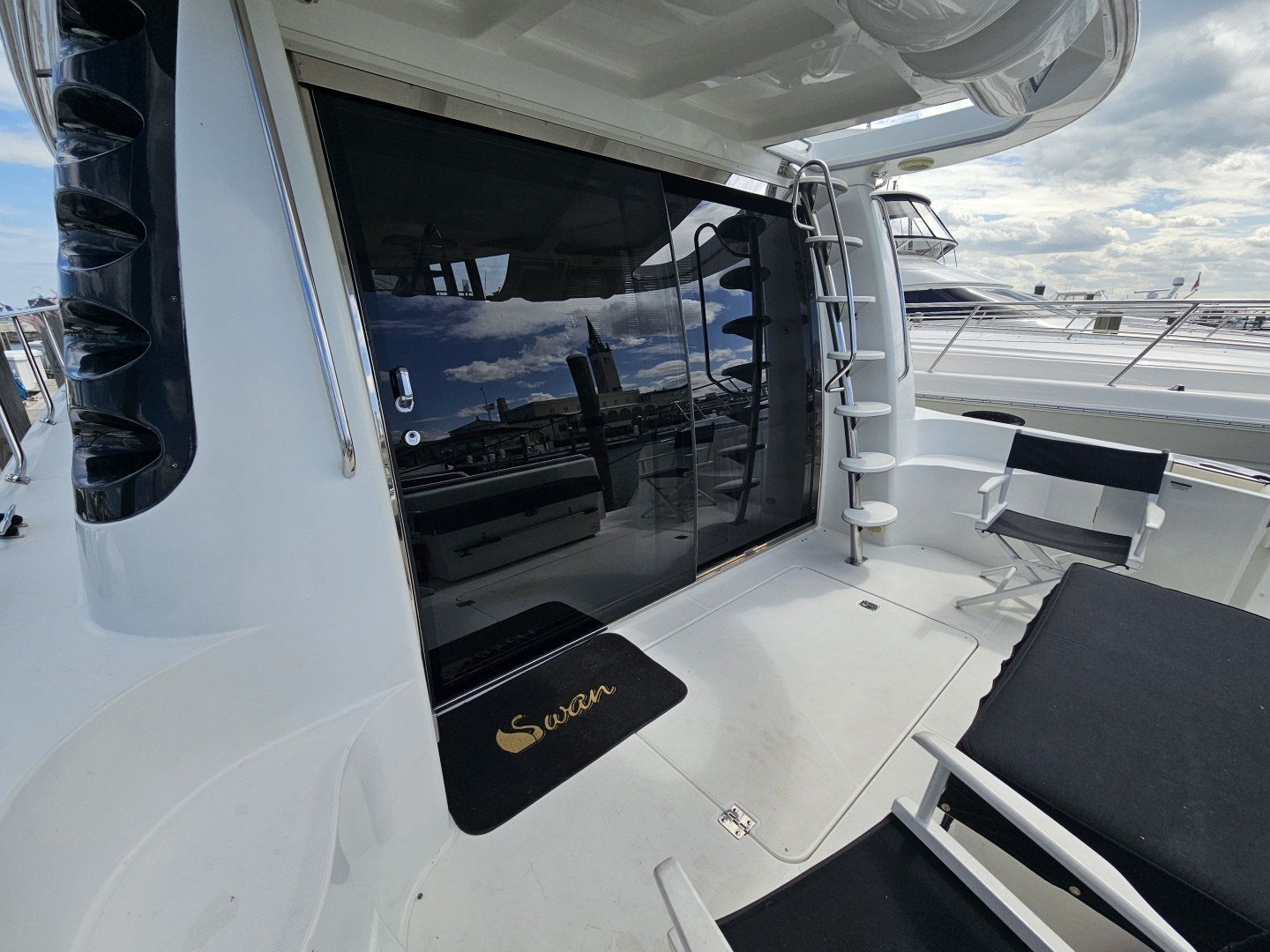 1999 Carver 530 Voyager - Image 39