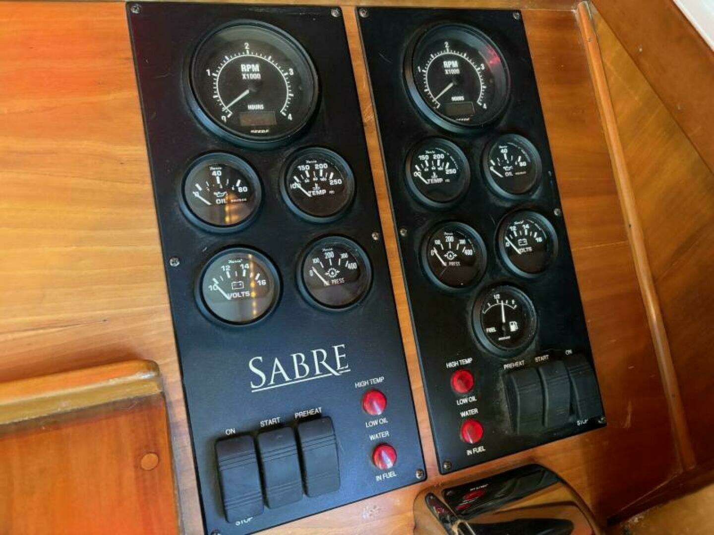 2004 Sabreline 36 Sedan - Image 32
