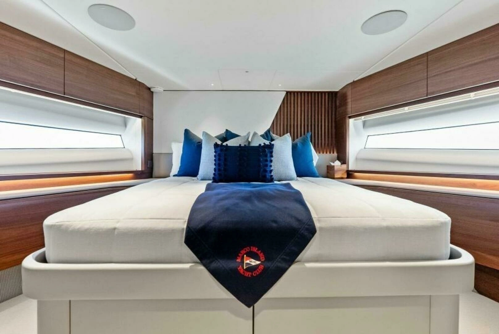 2024 Princess Y72 Motor Yacht - Image 40