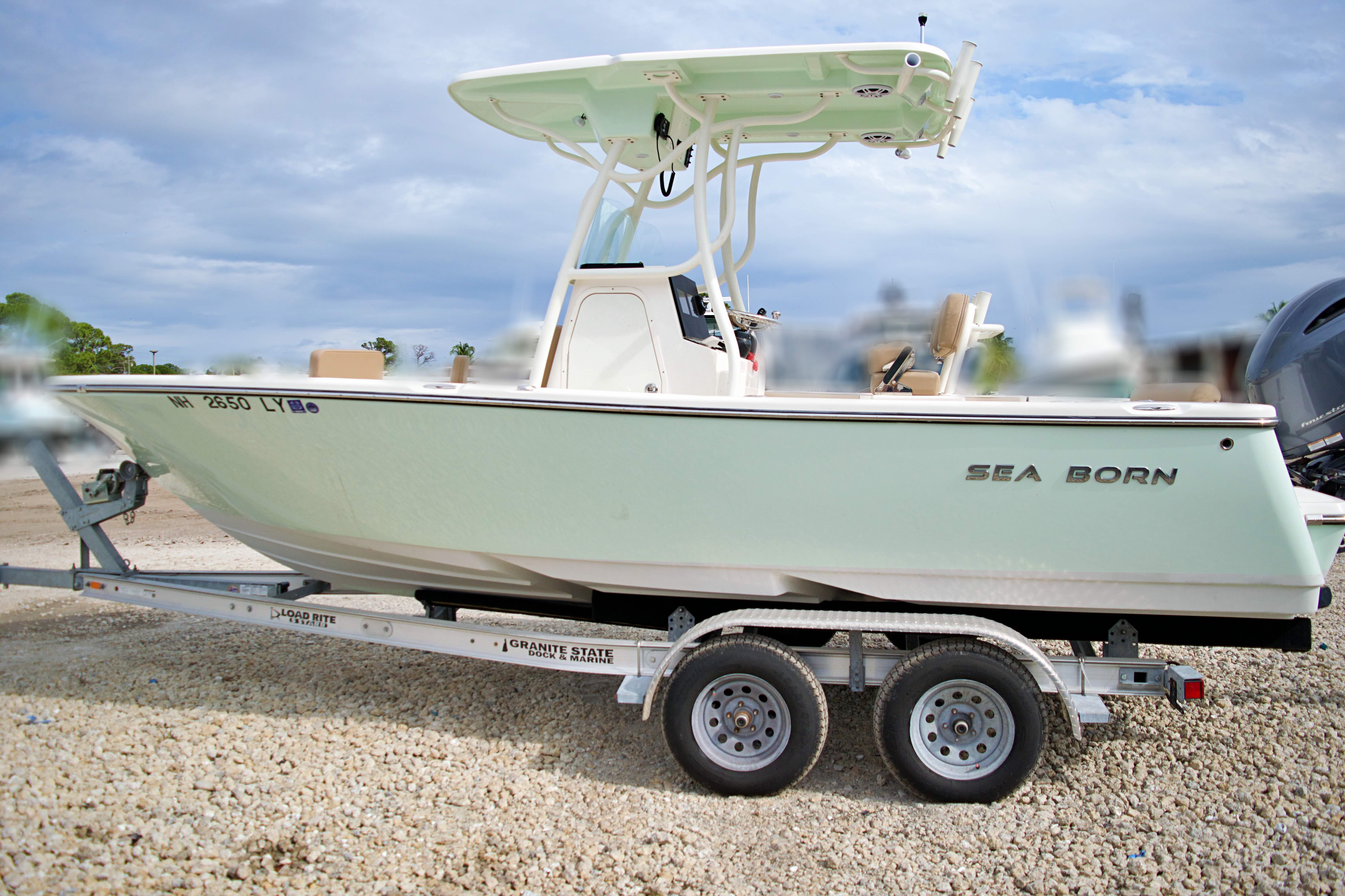 2023 Sea Born LX22 Center Console
