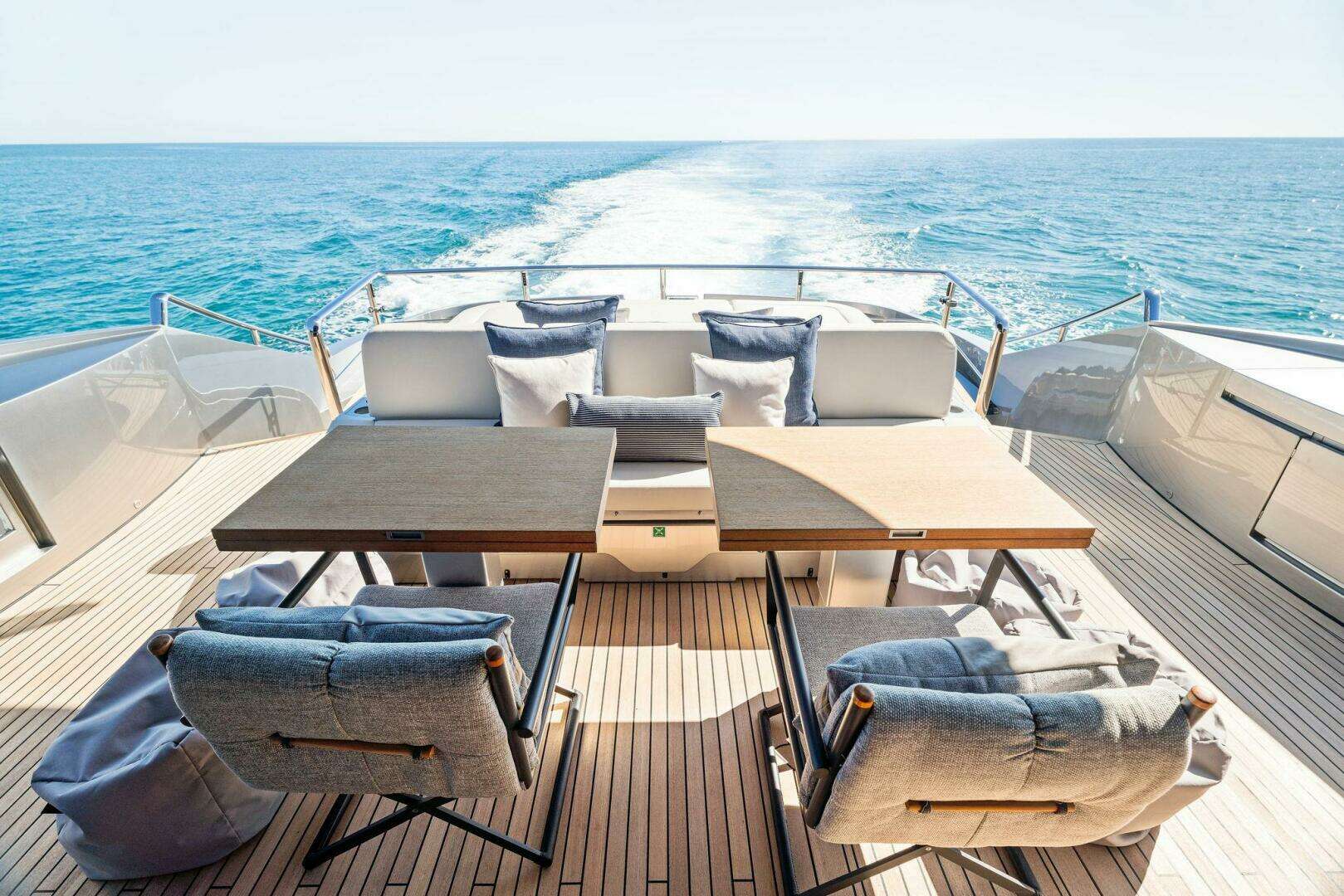 2023 Pershing GTX Motoryacht - Image 32