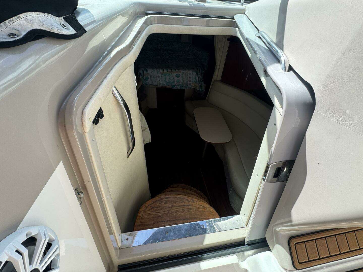 2002 Sea Ray 320 Sundancer - Image 29