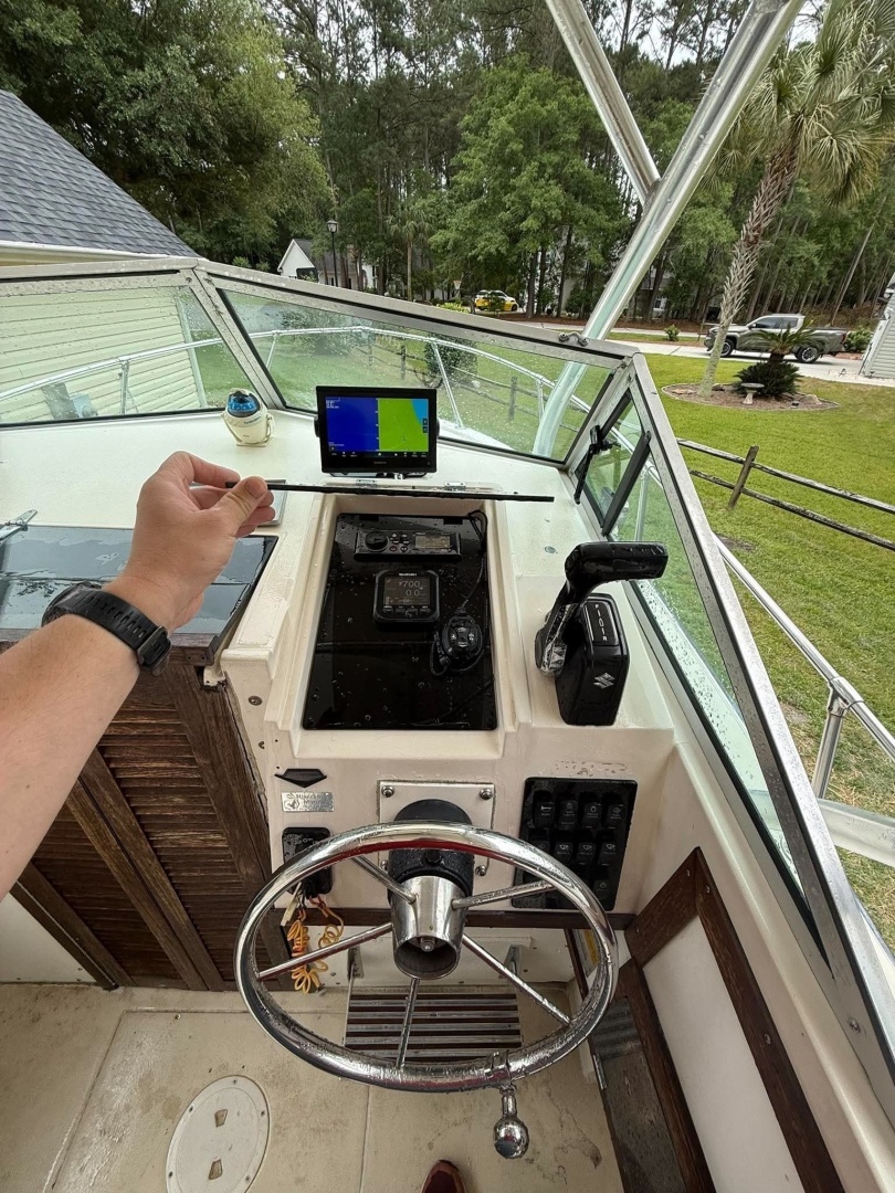 1981 Grady-White 220 Bimini - Image 6