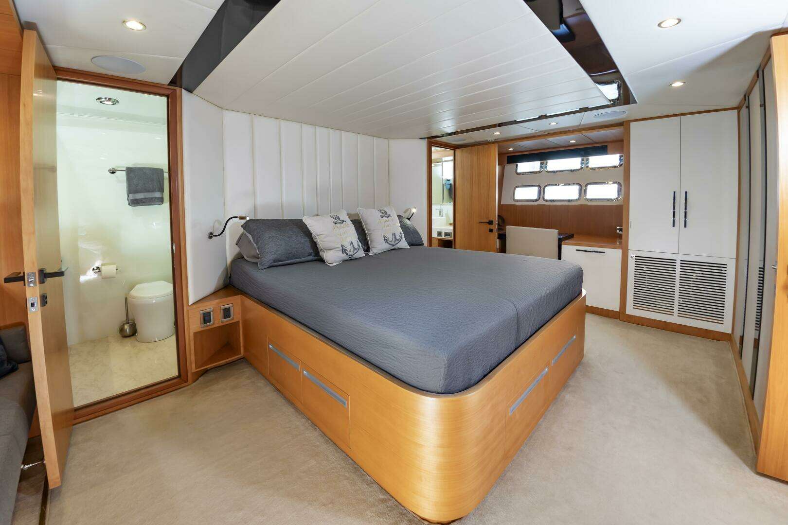 2017 Johnson 93 Flybridge - Image 63