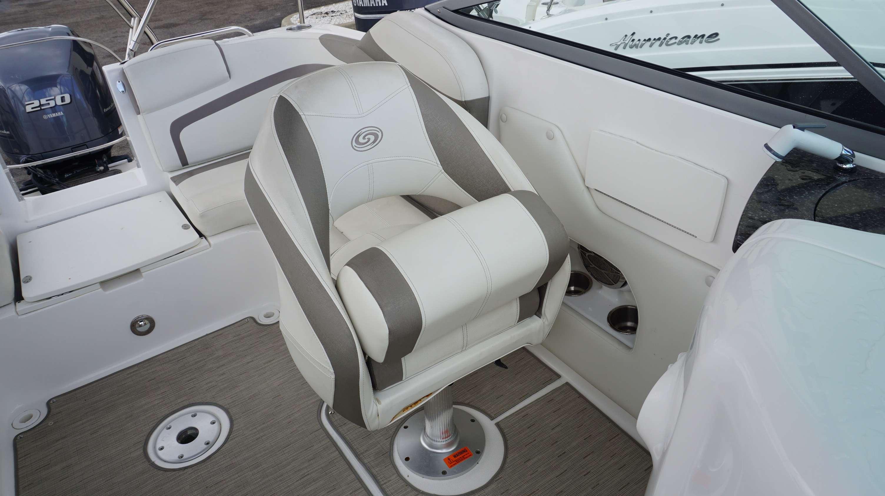 2015 Hurricane 2486SD - 5