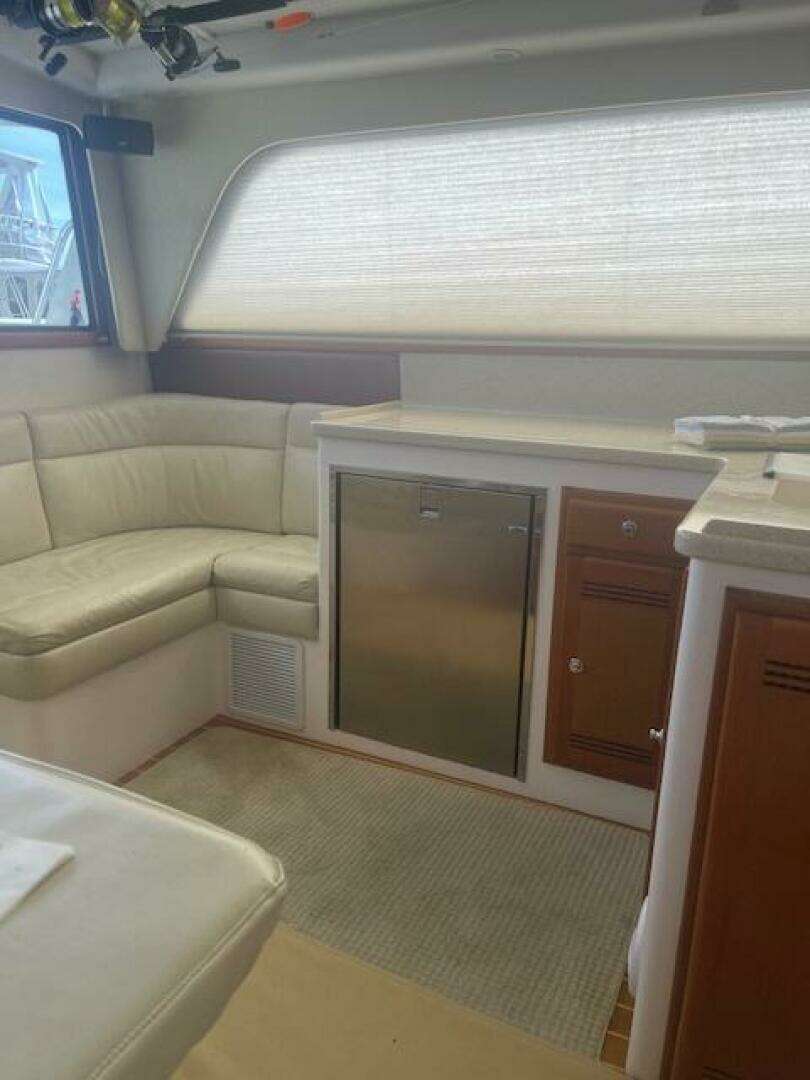 2006 Cabo 35 Flybridge Sportfish - Image 17