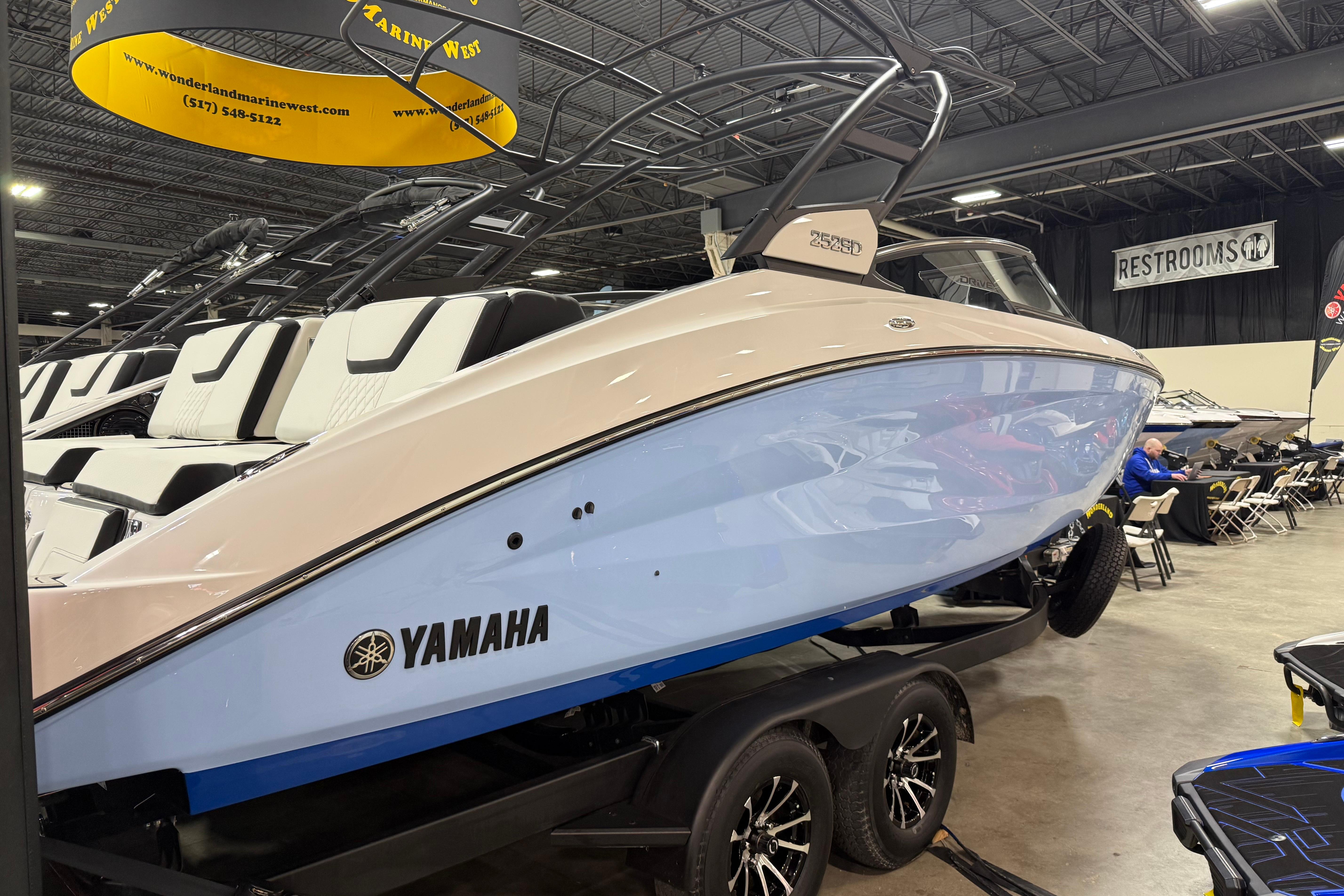 2026 Yamaha Boats 252SD
