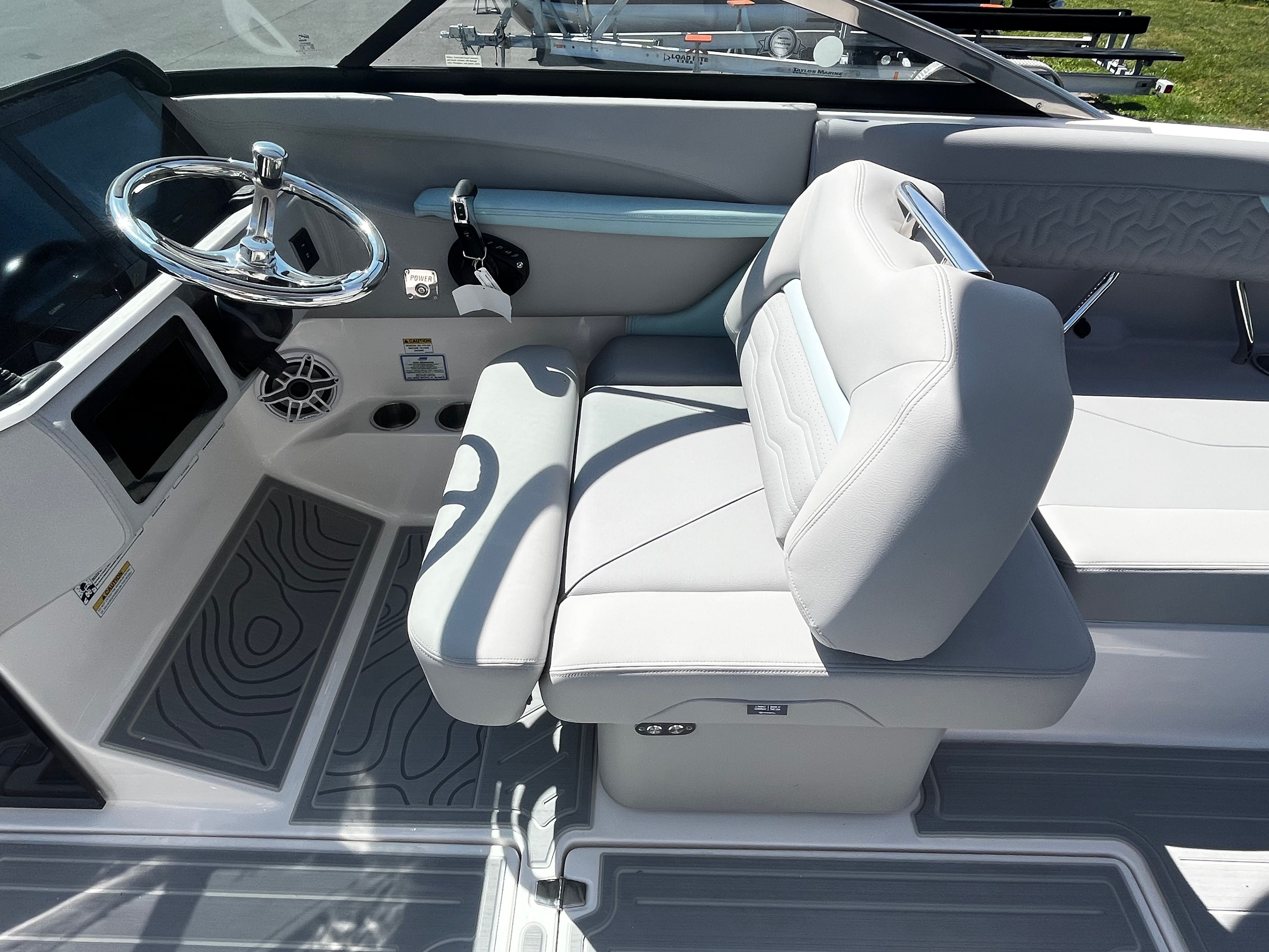 2026 REGAL LX6 - Image 21