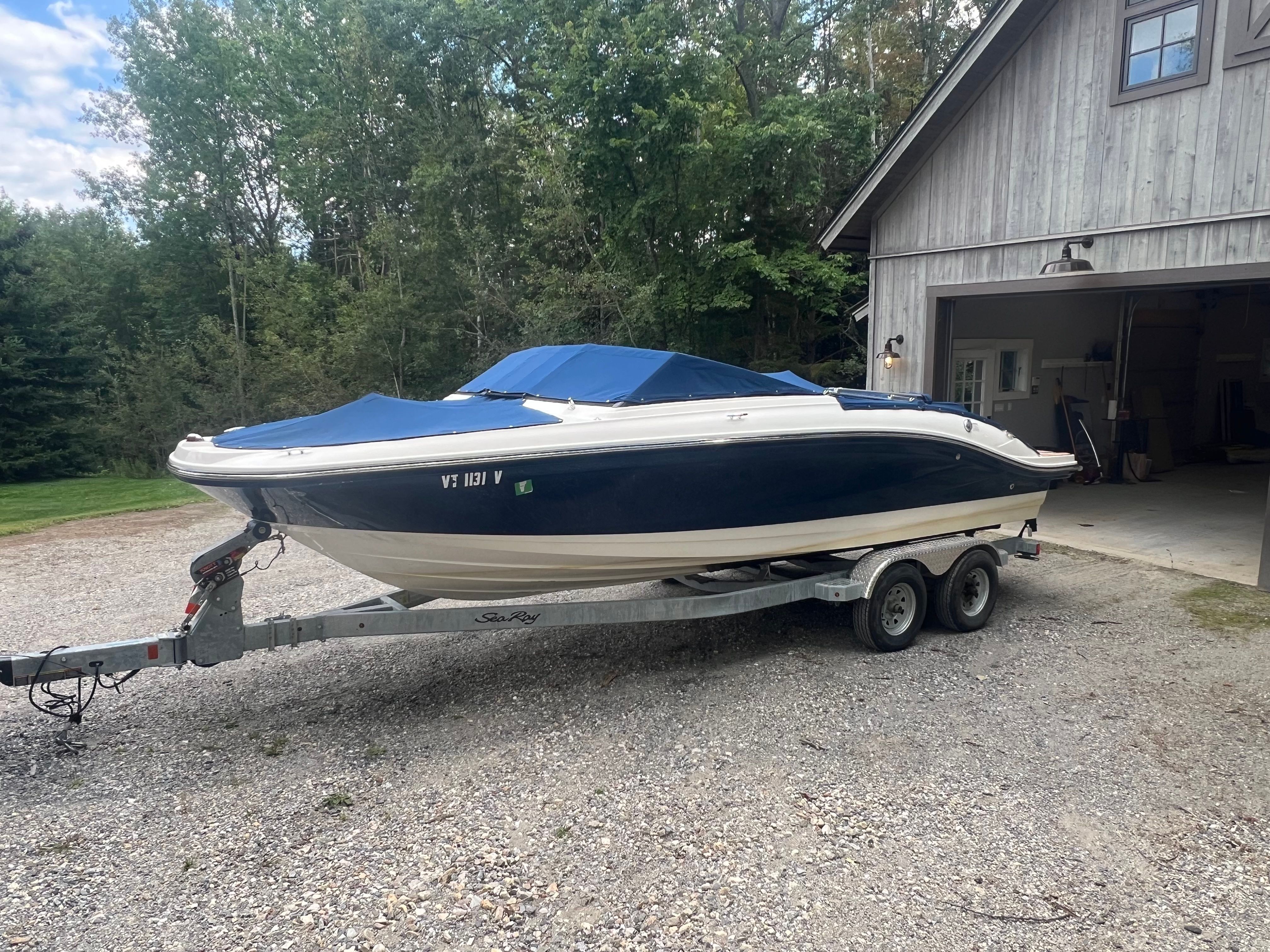2018 Sea Ray SPX 210