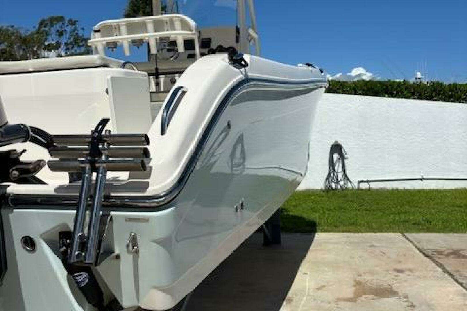2018 Century 2600 Center Console - Image 22