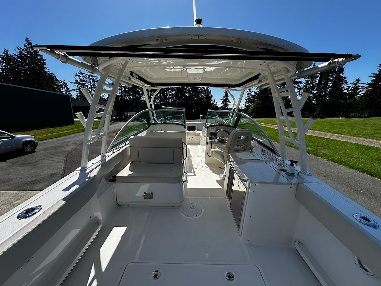 2016 Boston Whaler 270 Vantage - 11